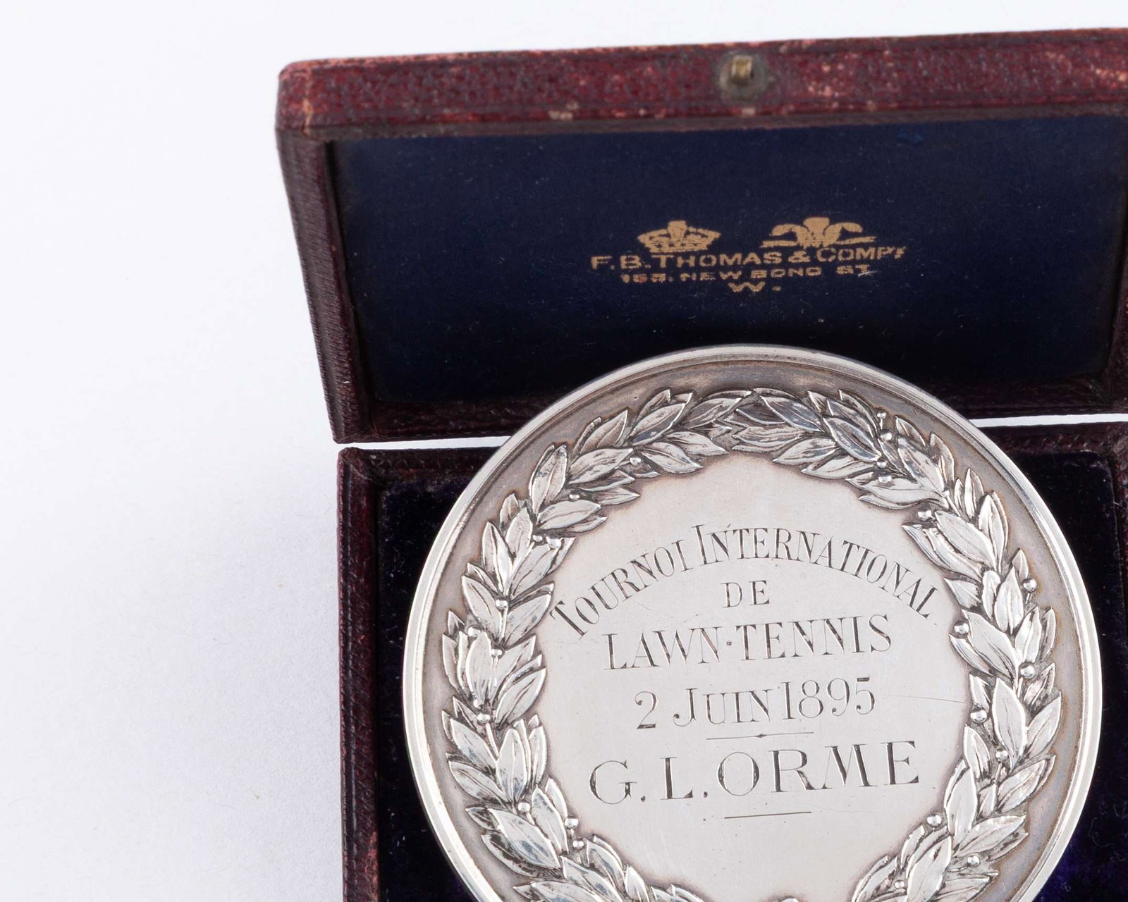 A white-metal Societe de Sport De L'Ile de Puteaux Lawn Tennis medal - 4