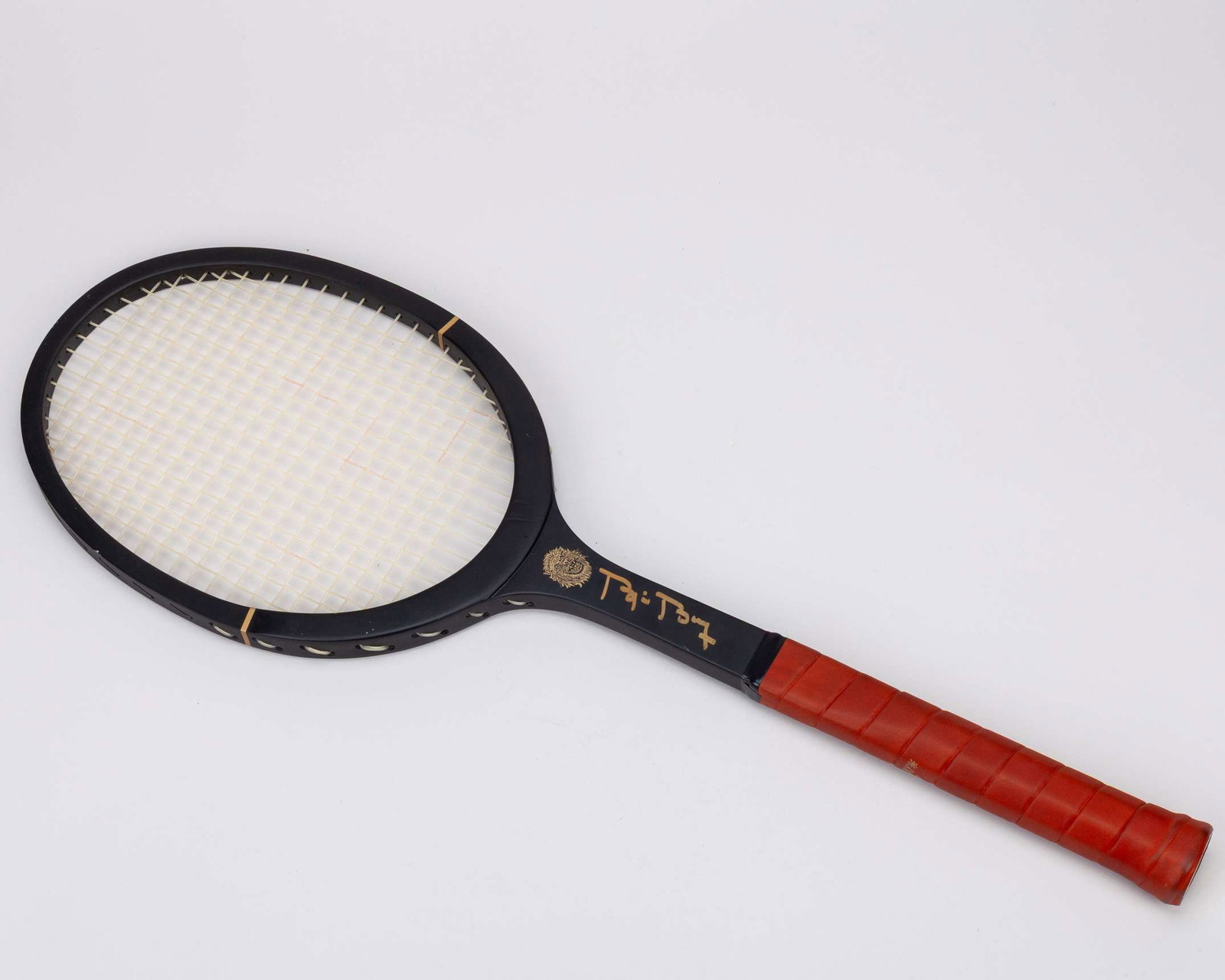 Bjorn Borg Grays of Cambridge used and autographed tennis racquet  (1 of 6)