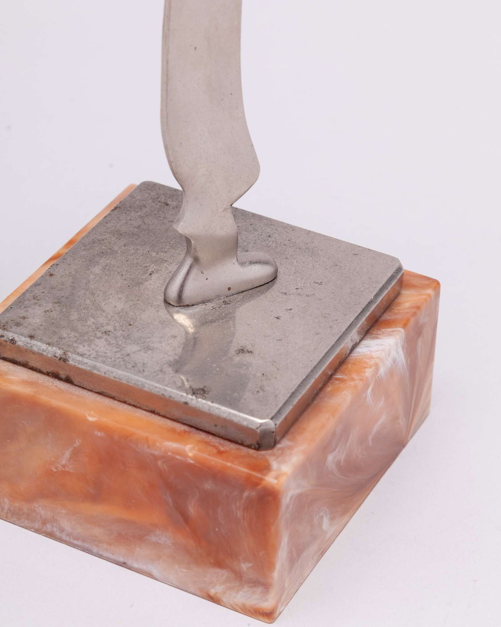 A rare 1930s Hagenauer style figurine mounted onto a square onyx base - 4
