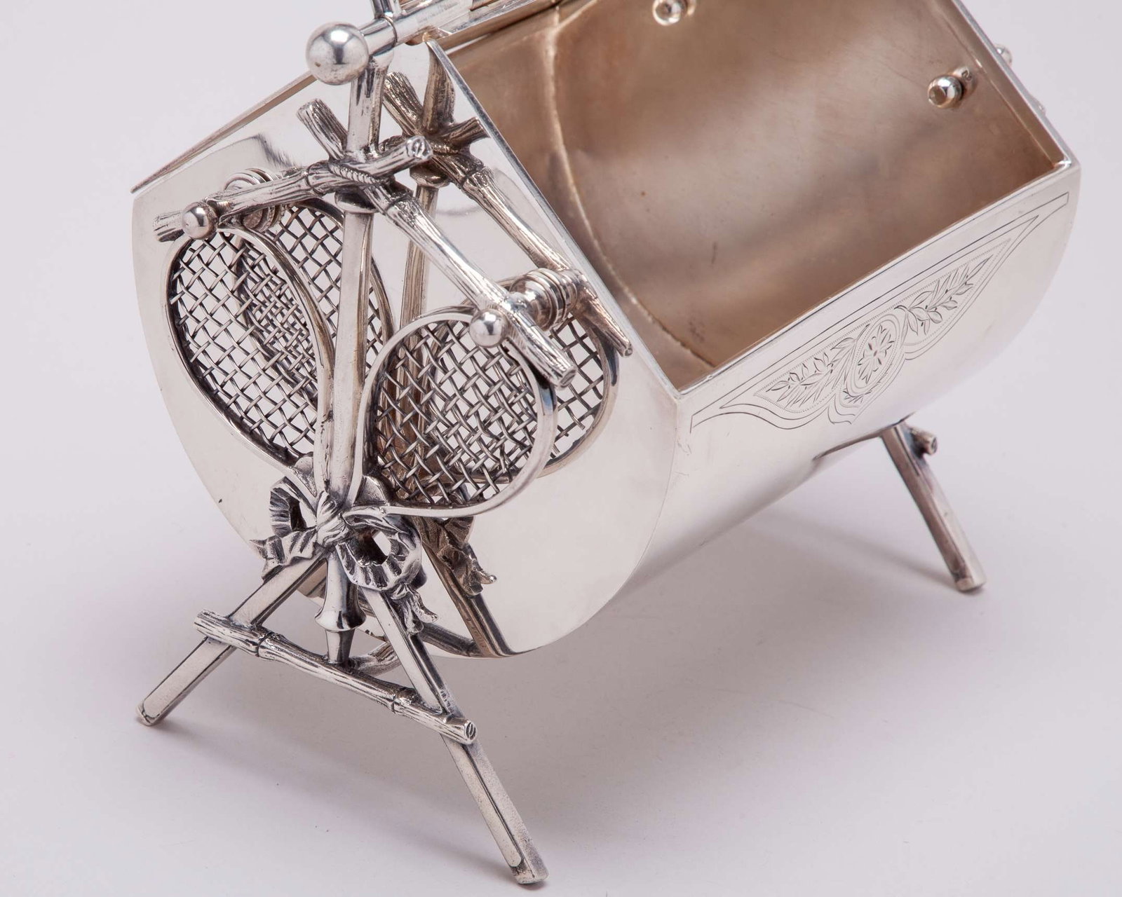 Silver-plated tennis themed biscuit tin - 7