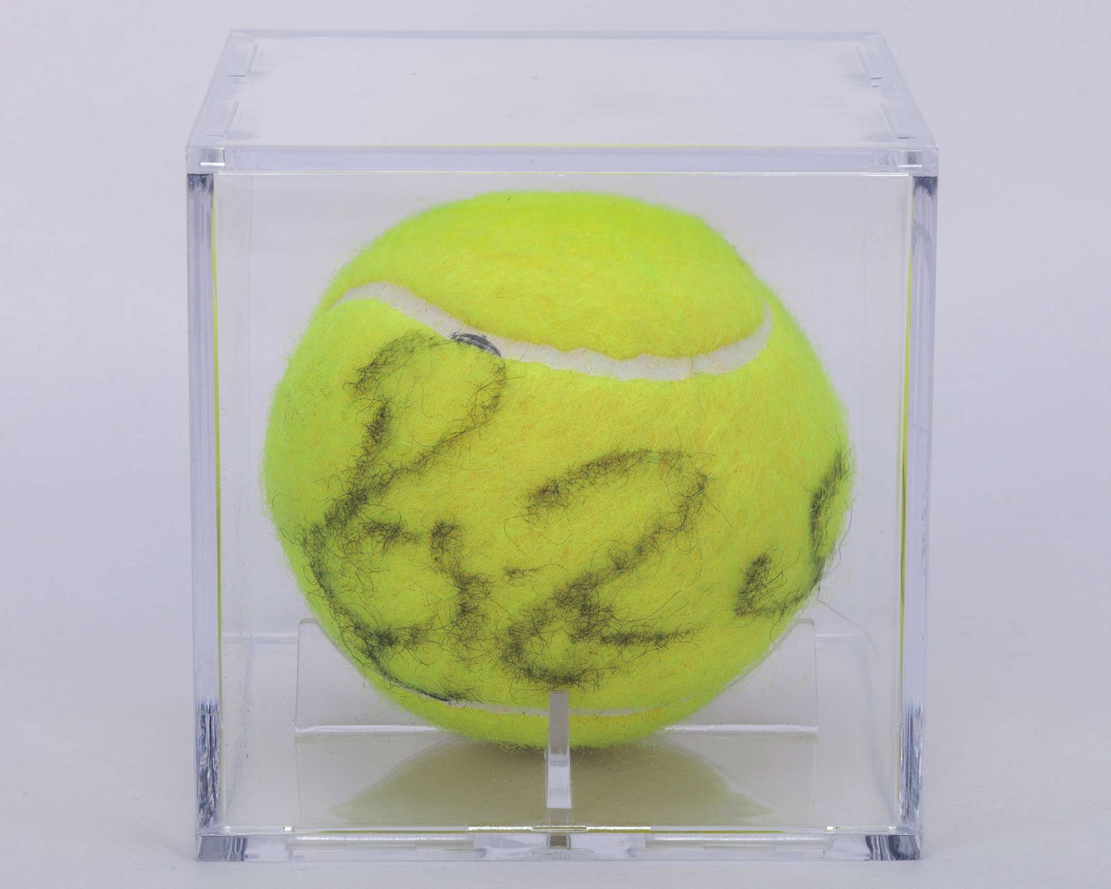 Roger Federer an autographed Wimbledon tennis ball, 2003 (1 of 4)