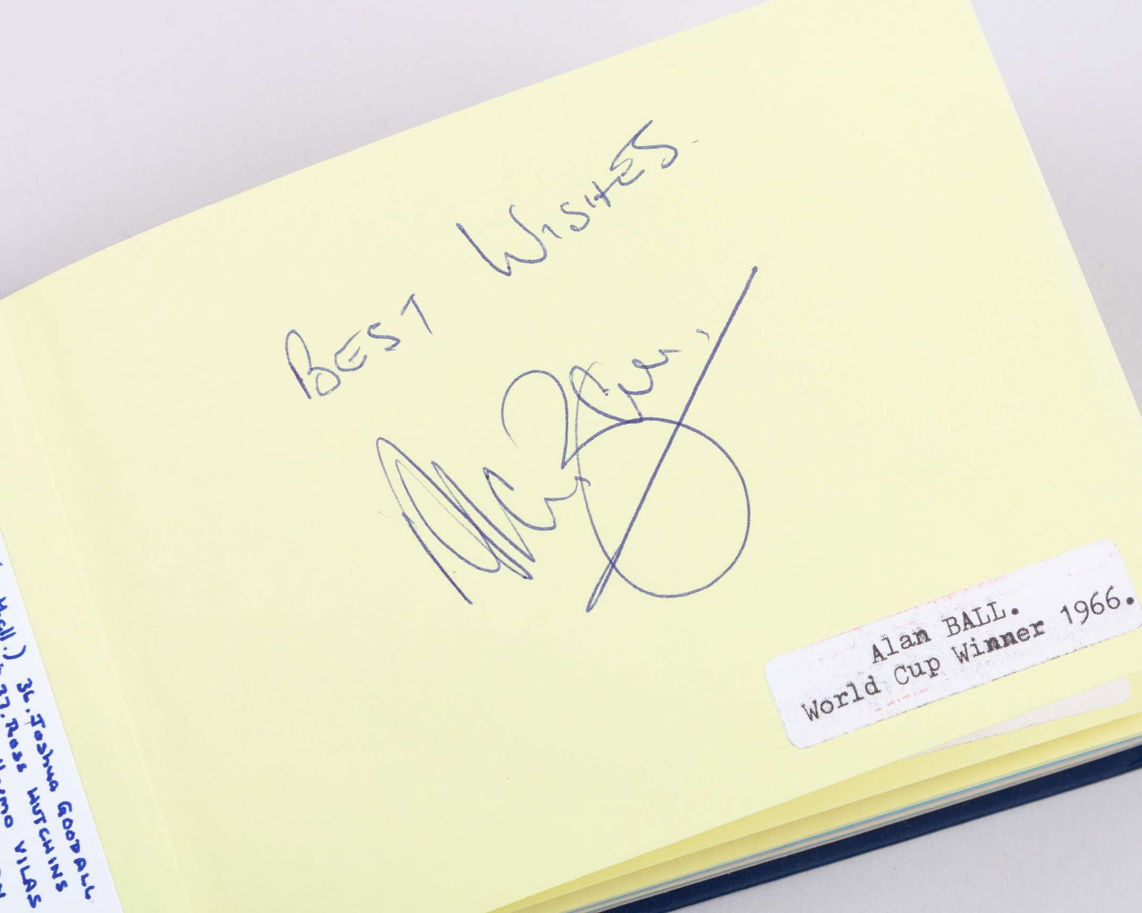 A tennis autograph album, 63 pages - 10
