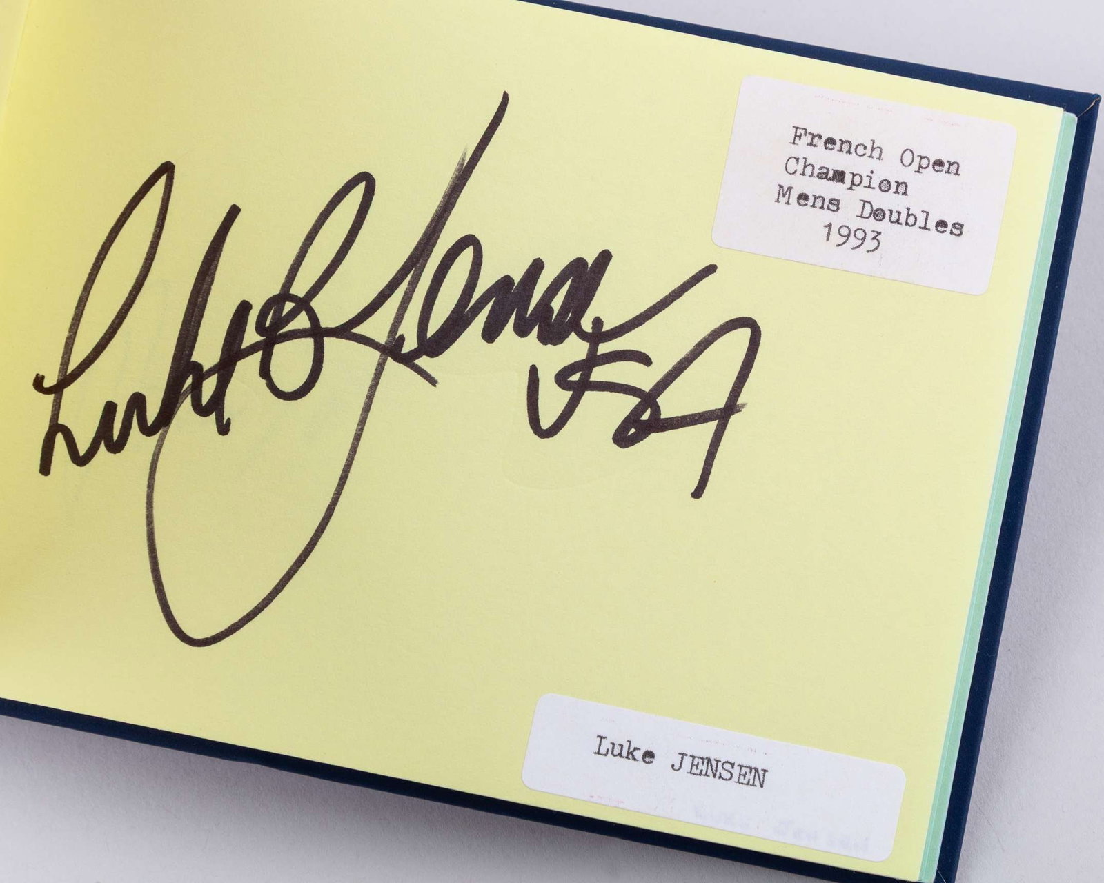 A tennis autograph album, 63 pages - 9