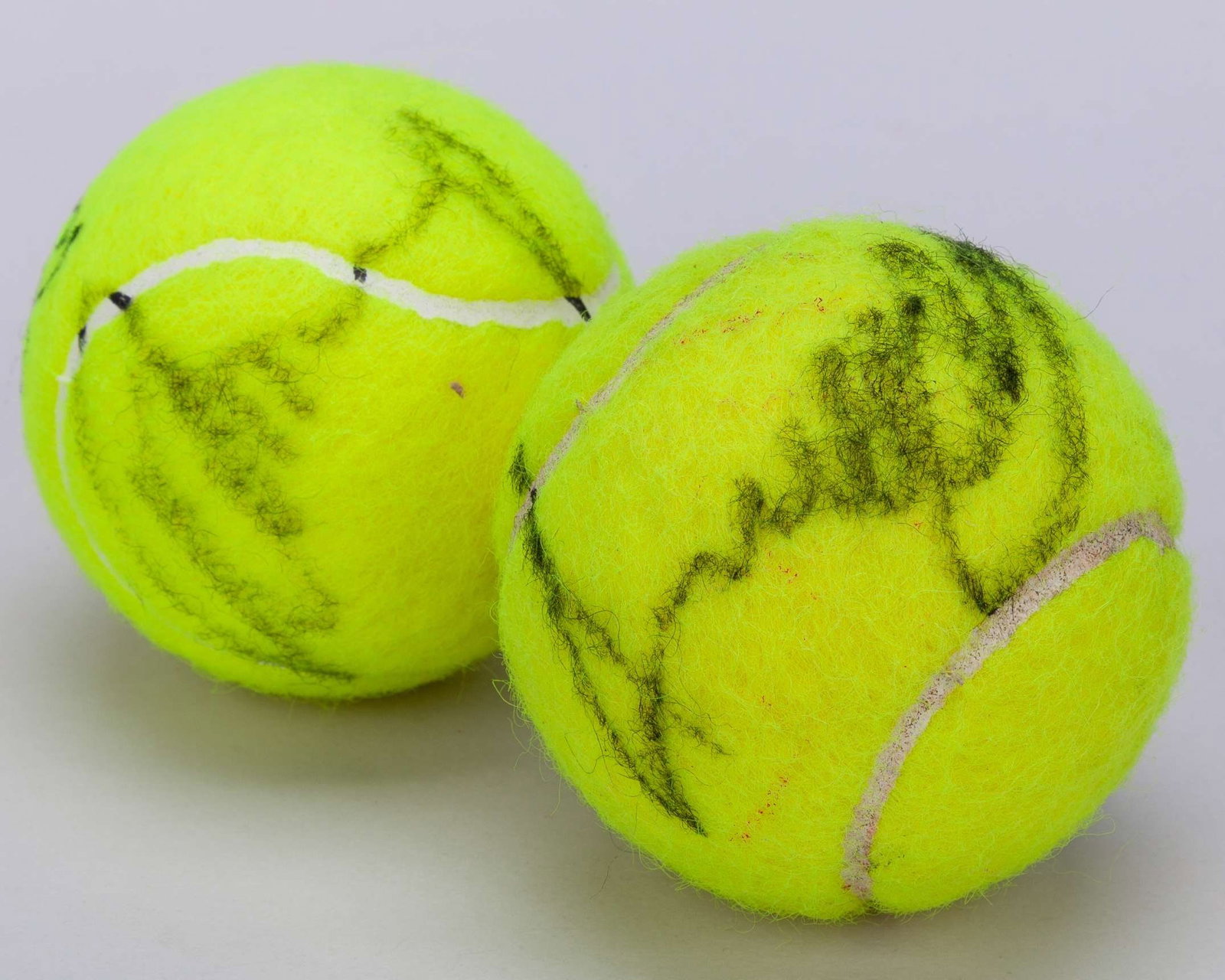 Andy Murray two autographed Wimbledon tennis balls, 2012 Olympics and 2013 practise ball - 3