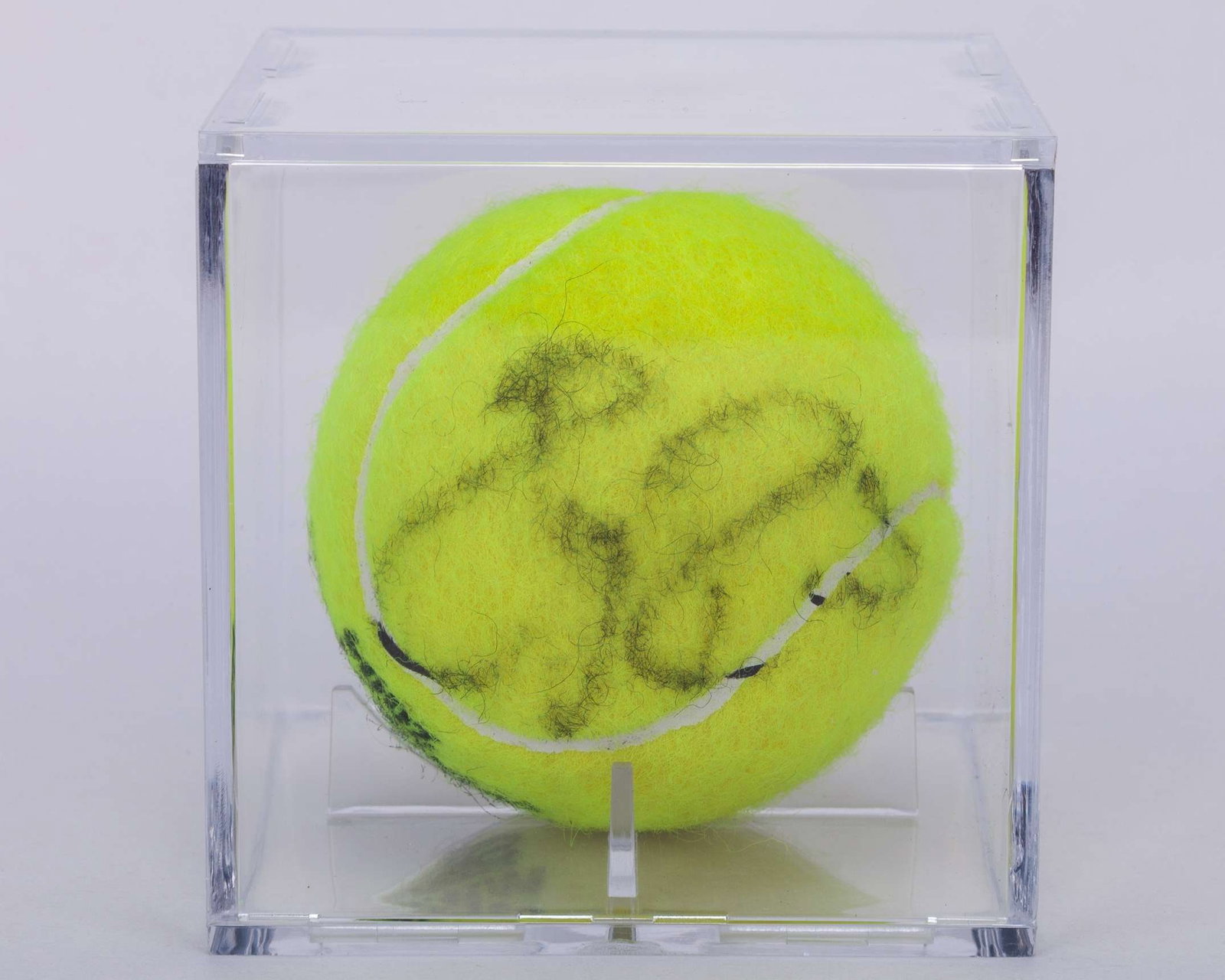 Roger Federer an autographed Wimbledon tennis ball, 2004 (1 of 4)