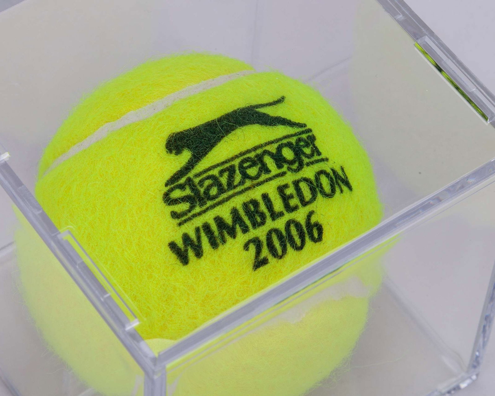 Roger Federer an autographed Wimbledon tennis ball, 2006 - 3