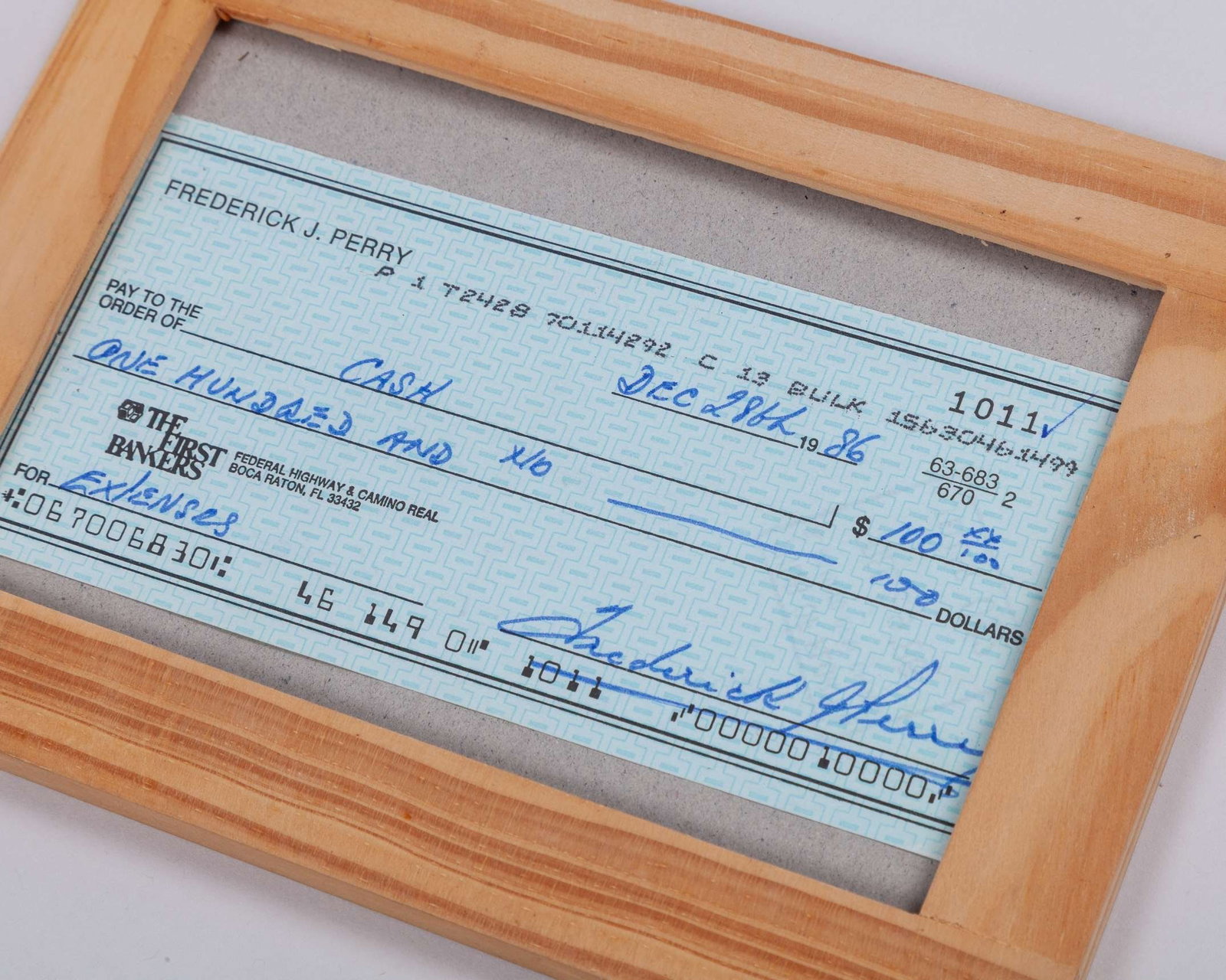 An autograph Frederick Perry signed cheque, December 1986 - 2