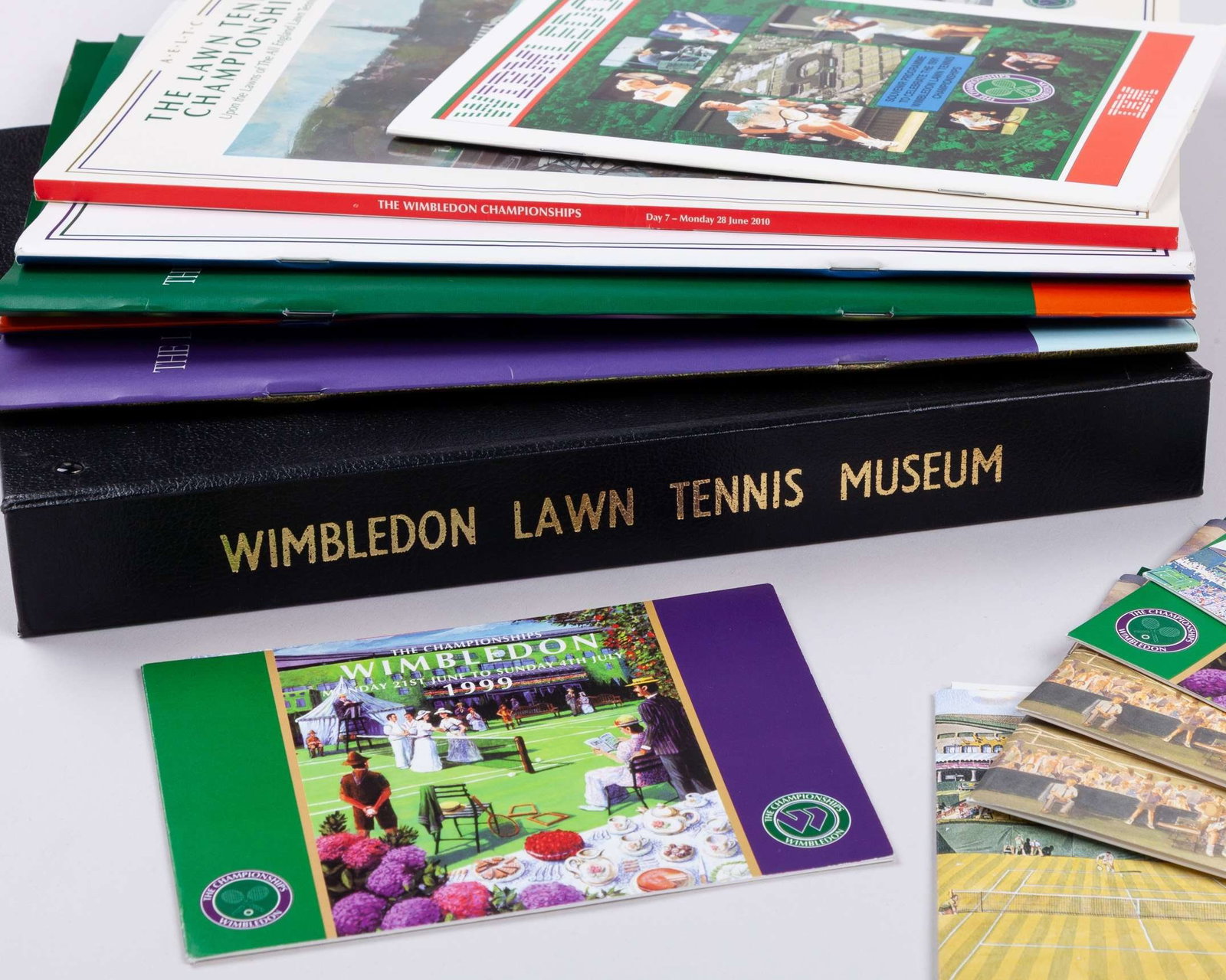 Wimbledon Lawn Tennis Museum commemorative covers album: Wimbledon Lawn Tennis Museum commemorative covers album, No.204 of 1,000 issued, including twelve covers and two additional stamps, Andy Murray Wimbledon Champion 2013 unused stamps, selection of