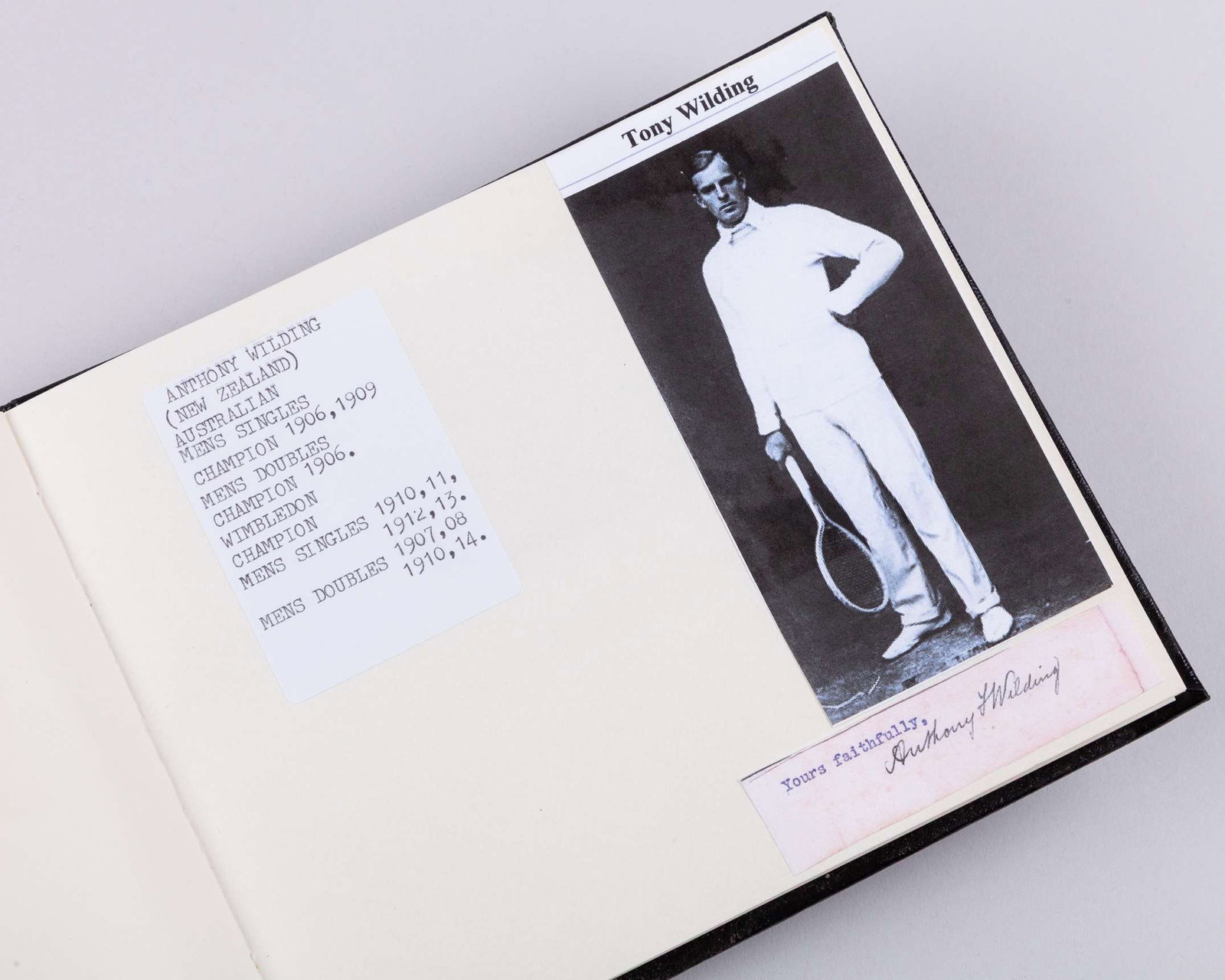 A tennis autograph album, including Bill Tilden, Henri Cochet, Tony Wilding - 11