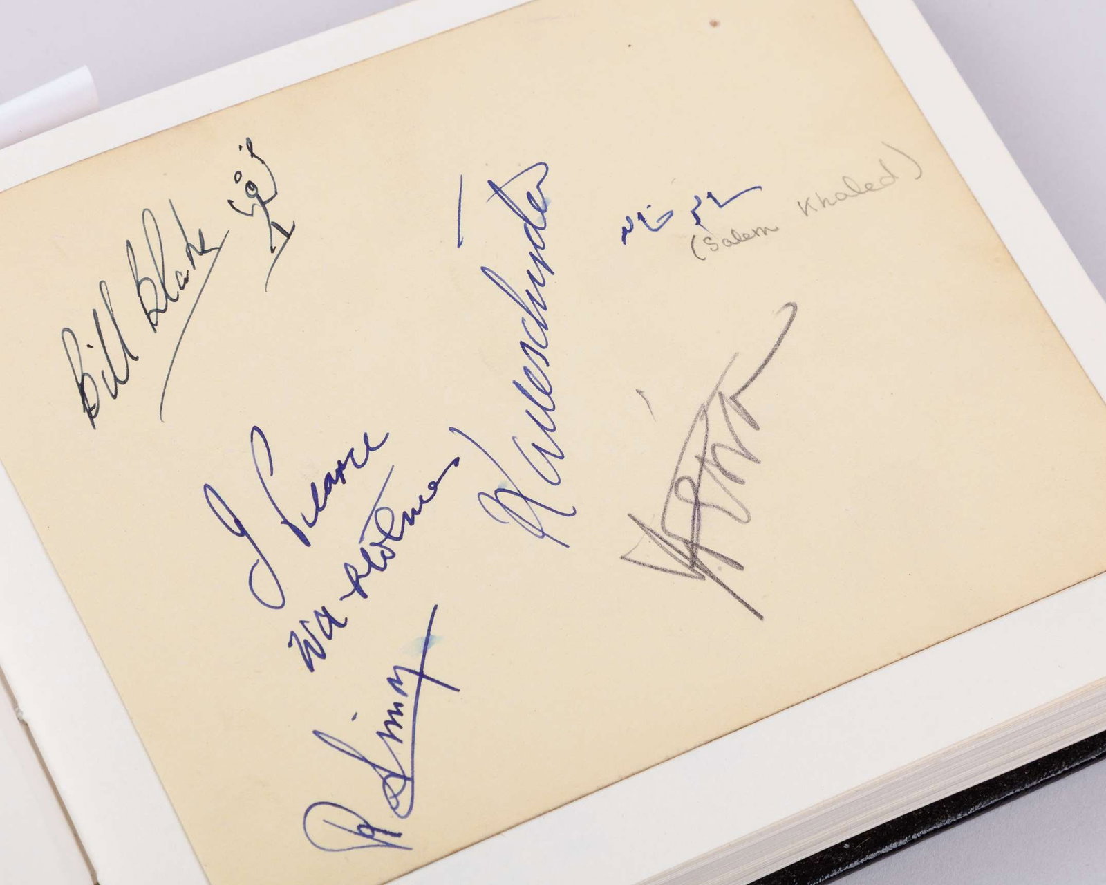 A tennis autograph album, including Bill Tilden, Henri Cochet, Tony Wilding - 5