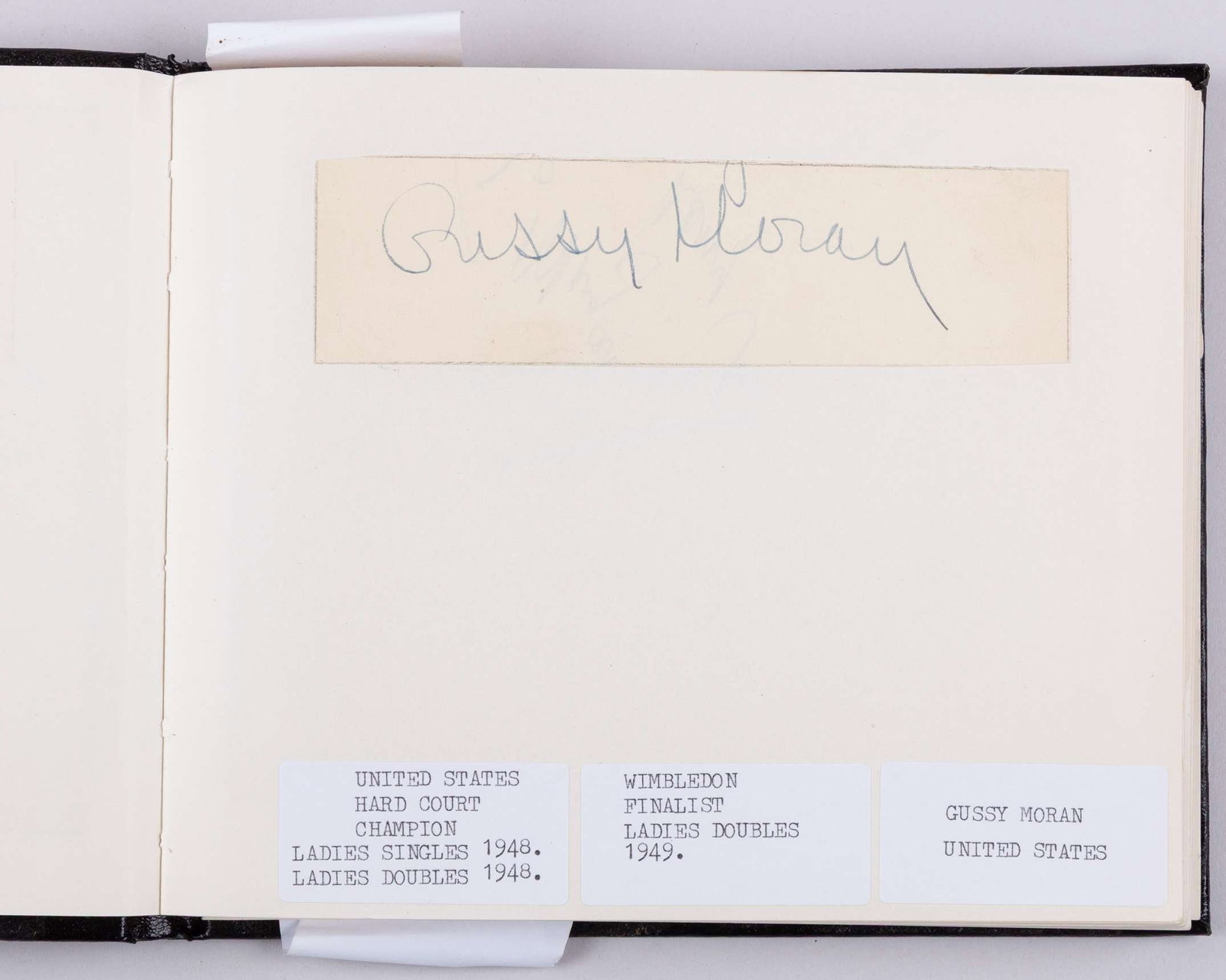 A tennis autograph album, including Bill Tilden, Henri Cochet, Tony Wilding - 6