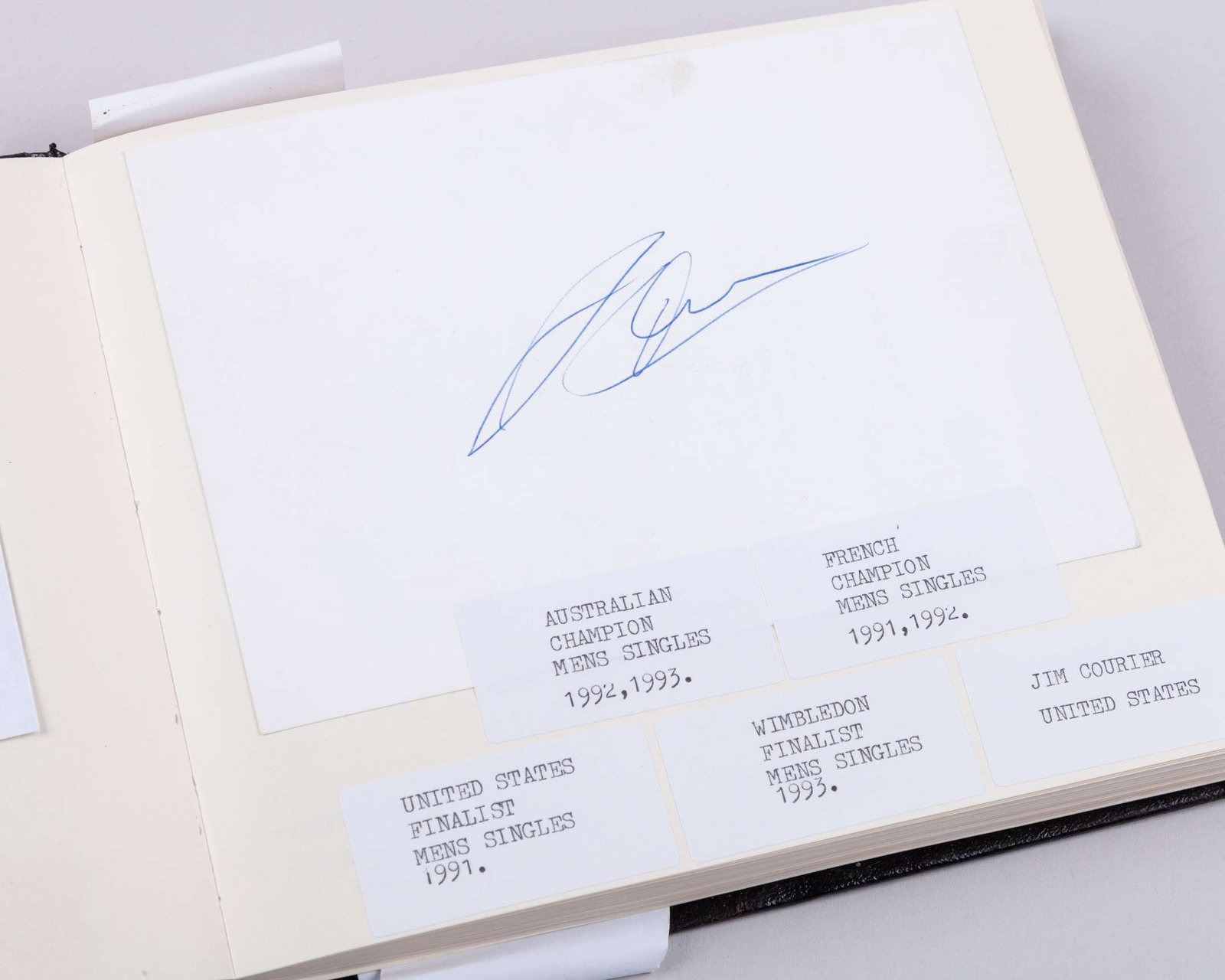 A tennis autograph album, including Bill Tilden, Henri Cochet, Tony Wilding - 8