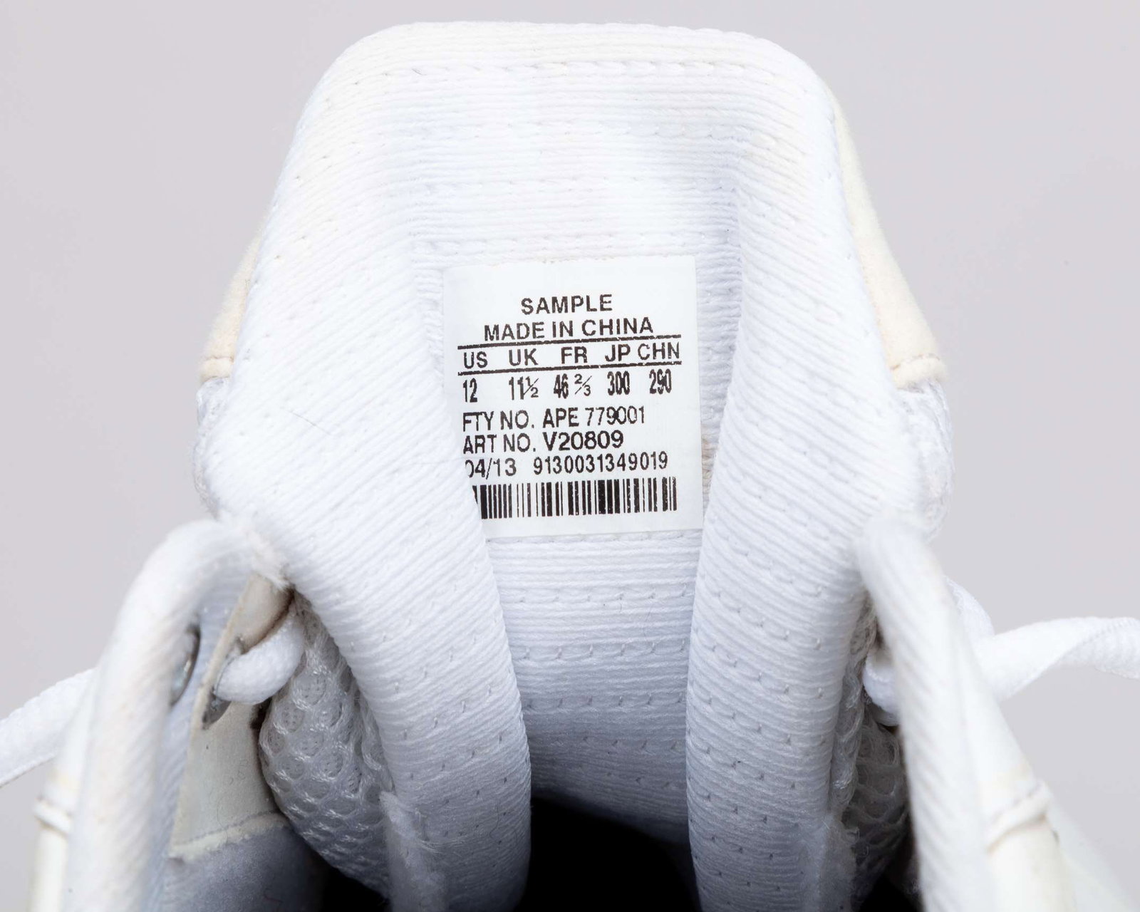 Andy Murray 2013 Wimbledon Final: a pair white Adidas Barricade adituff tennis shoes - 7