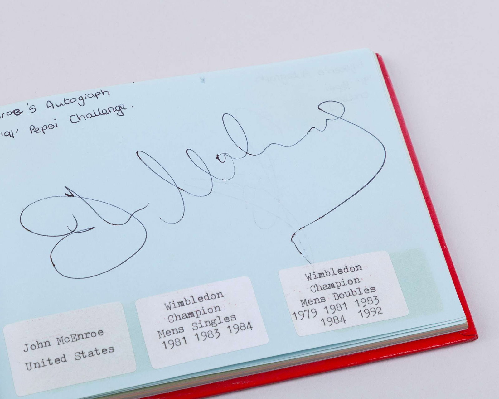 A tennis autograph album, 53 pages - 8