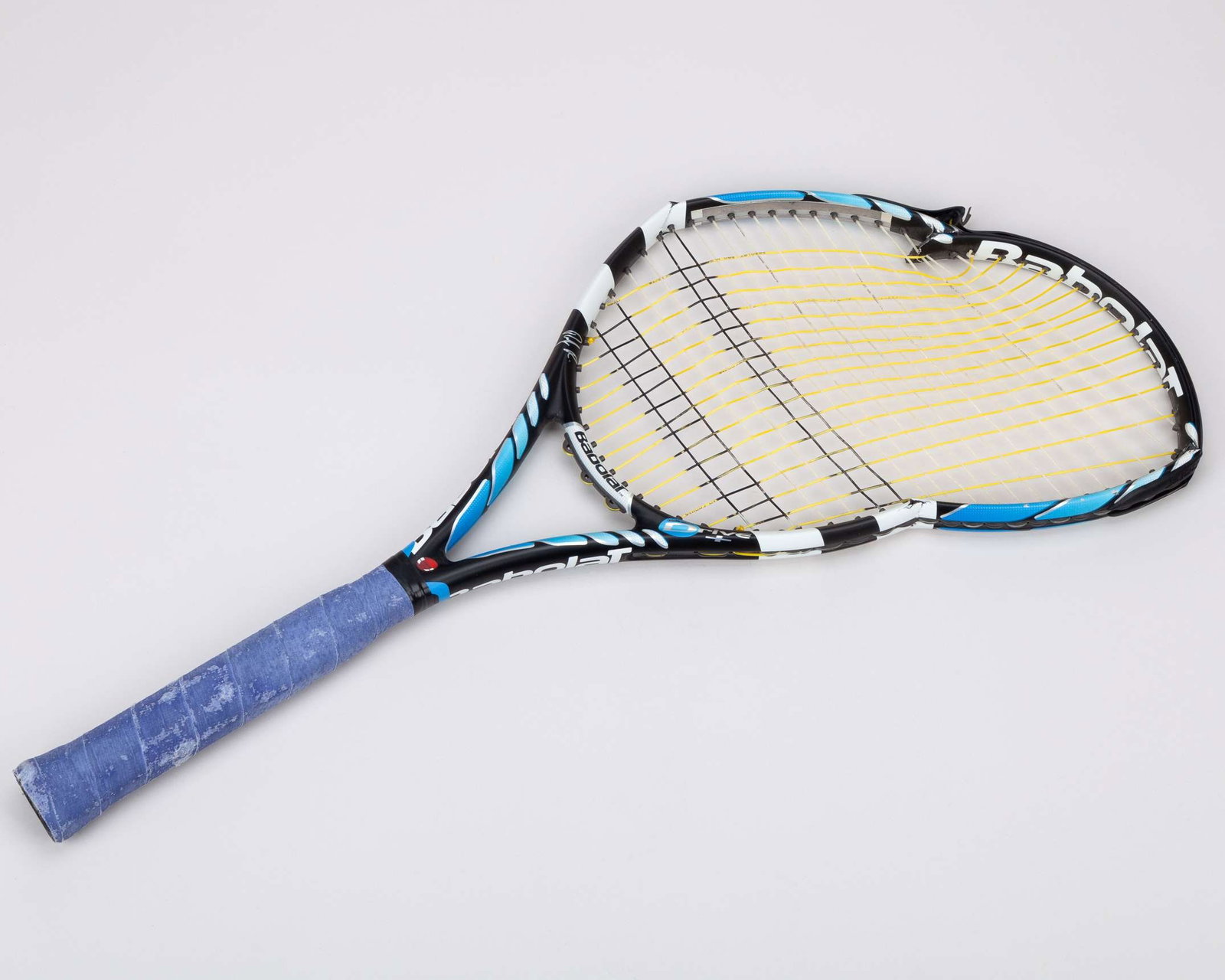 Andy Roddick a Babolat used and smashed tennis racket - 2
