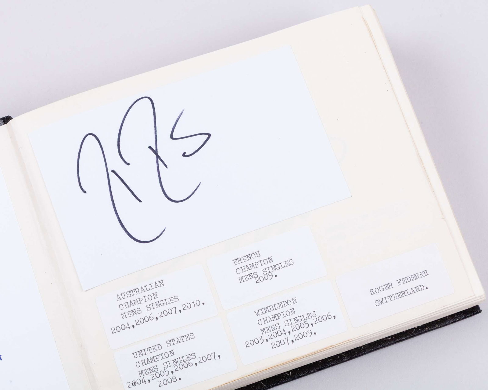 A tennis autograph album, 82 pages of notable champions - 3