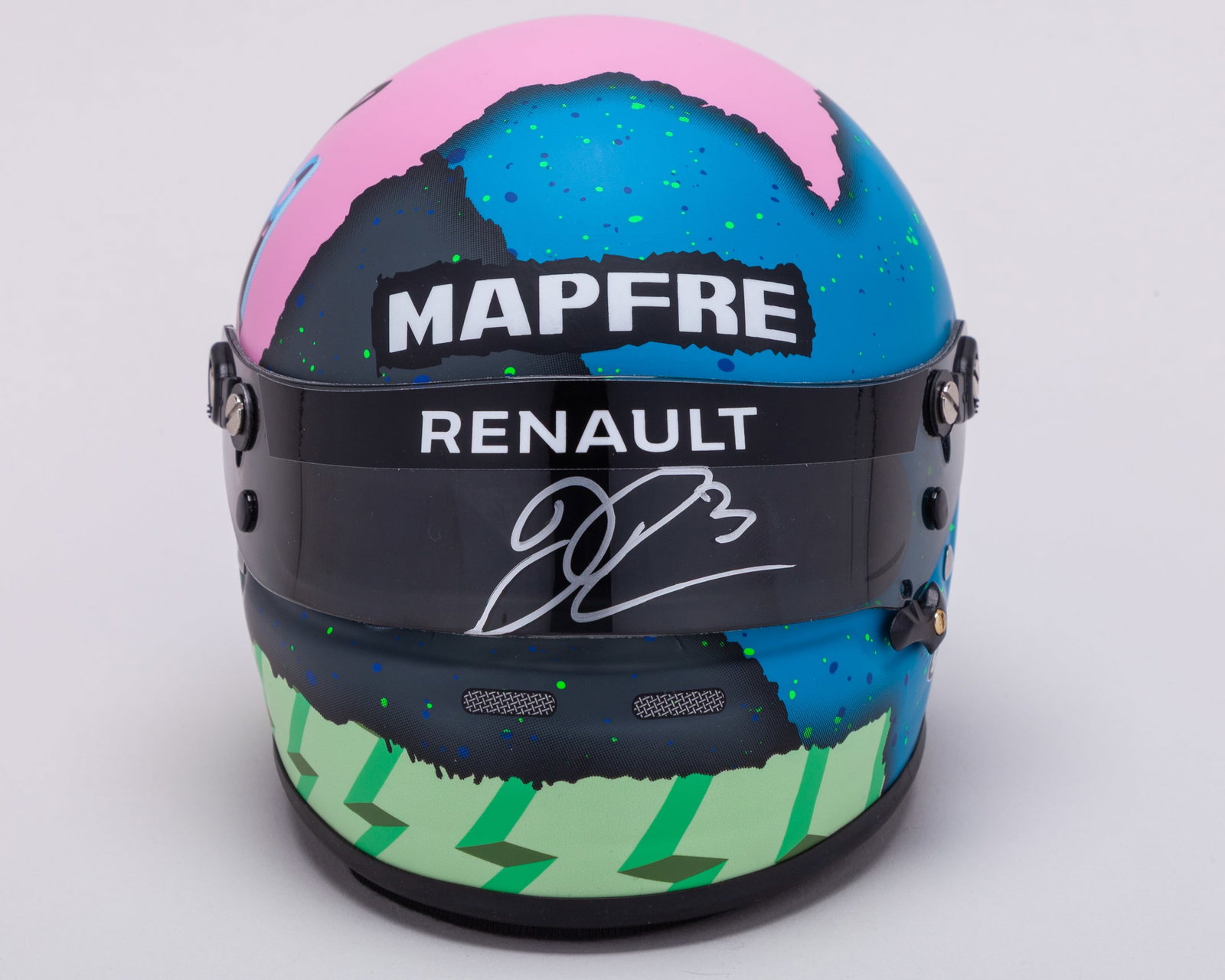 Daniel Ricciardo 2019 Signed Renault F1 Team 1:2 Scale Arai Helmet: Daniel Ricciardo 2019 Signed Renault F1 Team 1:2 Scale Arai Helmet.This 1:2 scale Arai helmet has been personally signed by F1 fan favourite Daniel Ricciardo.Complete in the original helmet box.