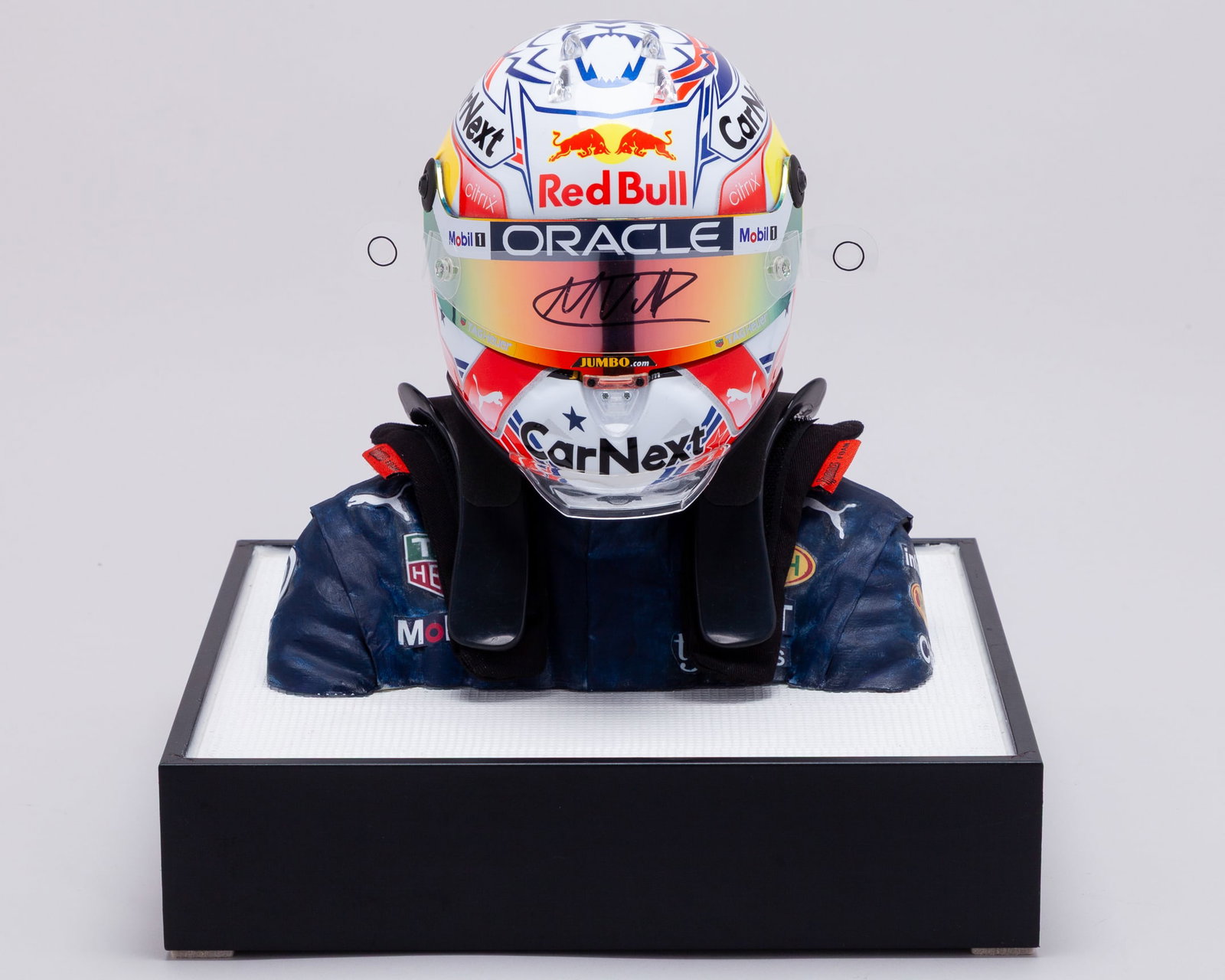 Max Verstappen 2022 Signed Red Bull Racing 1:2 Scale Helmet Display: Max Verstappen 2022 Signed Red Bull Racing 1:2 Scale Helmet Display.The helmet is personally signed by Max. Representing the 2022 USA Grand Prix specification in which he finished first place, and was