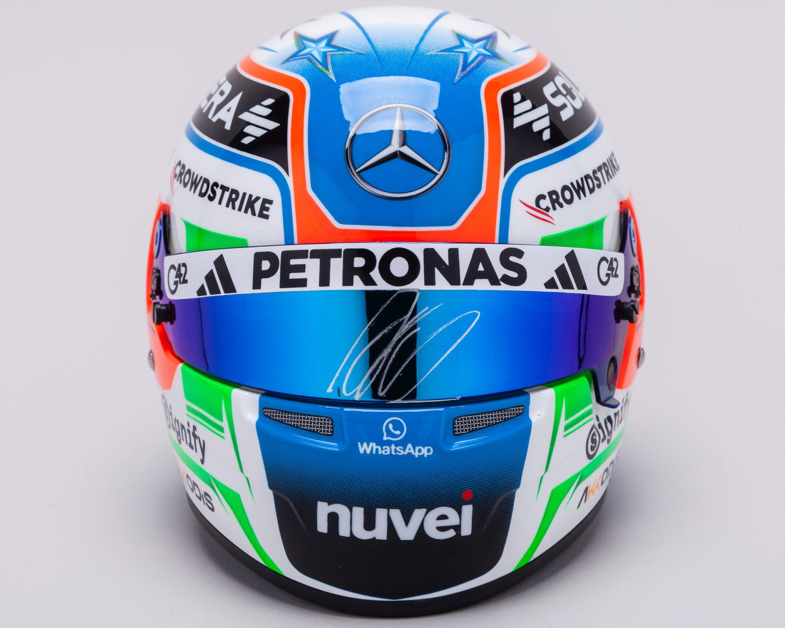 Kimi Antonelli 2025 Signed Mercedes-AMG Petronas F1 Team 1:2 Scale Bell Helmet: Kimi Antonelli 2025 Signed Mercedes-AMG Petronas F1 Team 1:2 Scale Bell Helmet.This 2025 Mercedes-AMG Petronas F1 Team 1:2 scale Bell Helmet has been hand signed by Kimi Antonelli.Complete in the orig