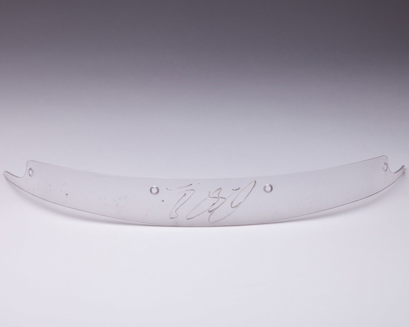 Ralf Schumacher Signed BMW Williams F1 Team FW22 / FW23 Windscreen: Ralf Schumacher Signed BMW Williams F1 Team FW22 / FW23 Windscreen.This is an original BMW Williams F1 Team windscreen, personally signed by Grand Prix winner Ralf Schumacher.