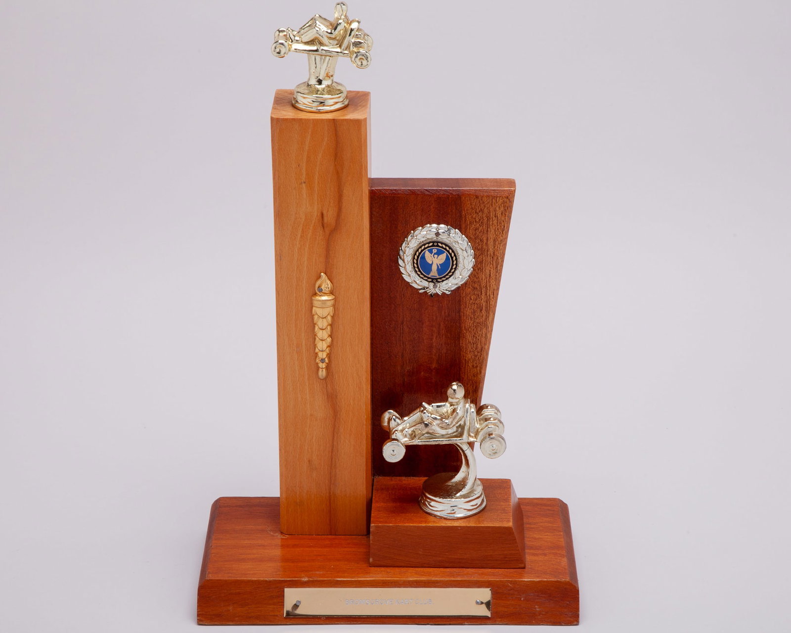 Nigel Mansell Bromsgrove Kart Club Trophy: Nigel Mansell Bromsgrove Kart Club Trophy.This early career karting trophy was awarded at the Bromsgrove Kart Club, to the 1992 F1 World Champion Nigel Mansell.The trophy measures 36cm height x 22cm l