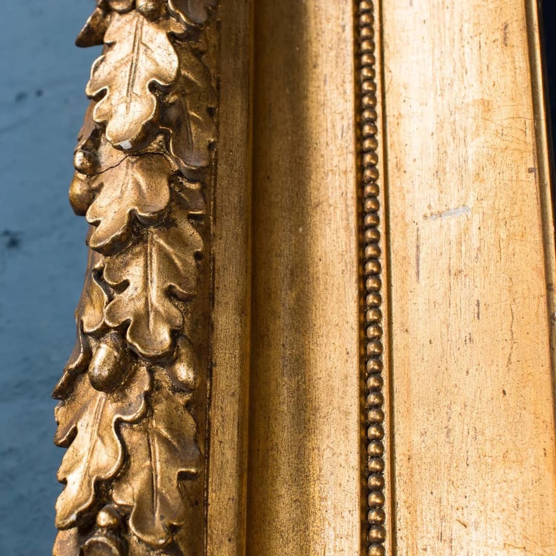 ANTIQUE 19thC ENGLISH LARGE WOOD & PLASTER FRAME WITH ACORNS & ACANTHUS LEAVES IN GOLD LEAF - 5