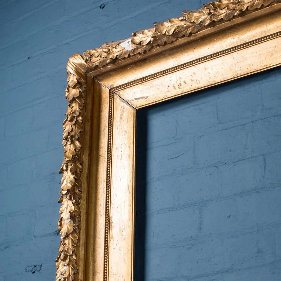 ANTIQUE 19thC ENGLISH LARGE WOOD & PLASTER FRAME WITH ACORNS & ACANTHUS LEAVES IN GOLD LEAF - 7