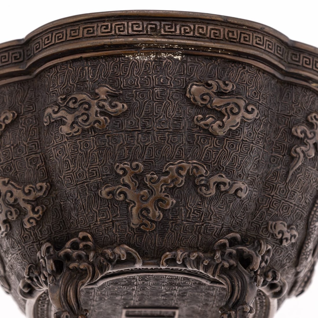 ANTIQUE 19thC JAPANESE BRONZE VESSEL IN THE STYLE OF THE 17thC EDO PERIOD - 11