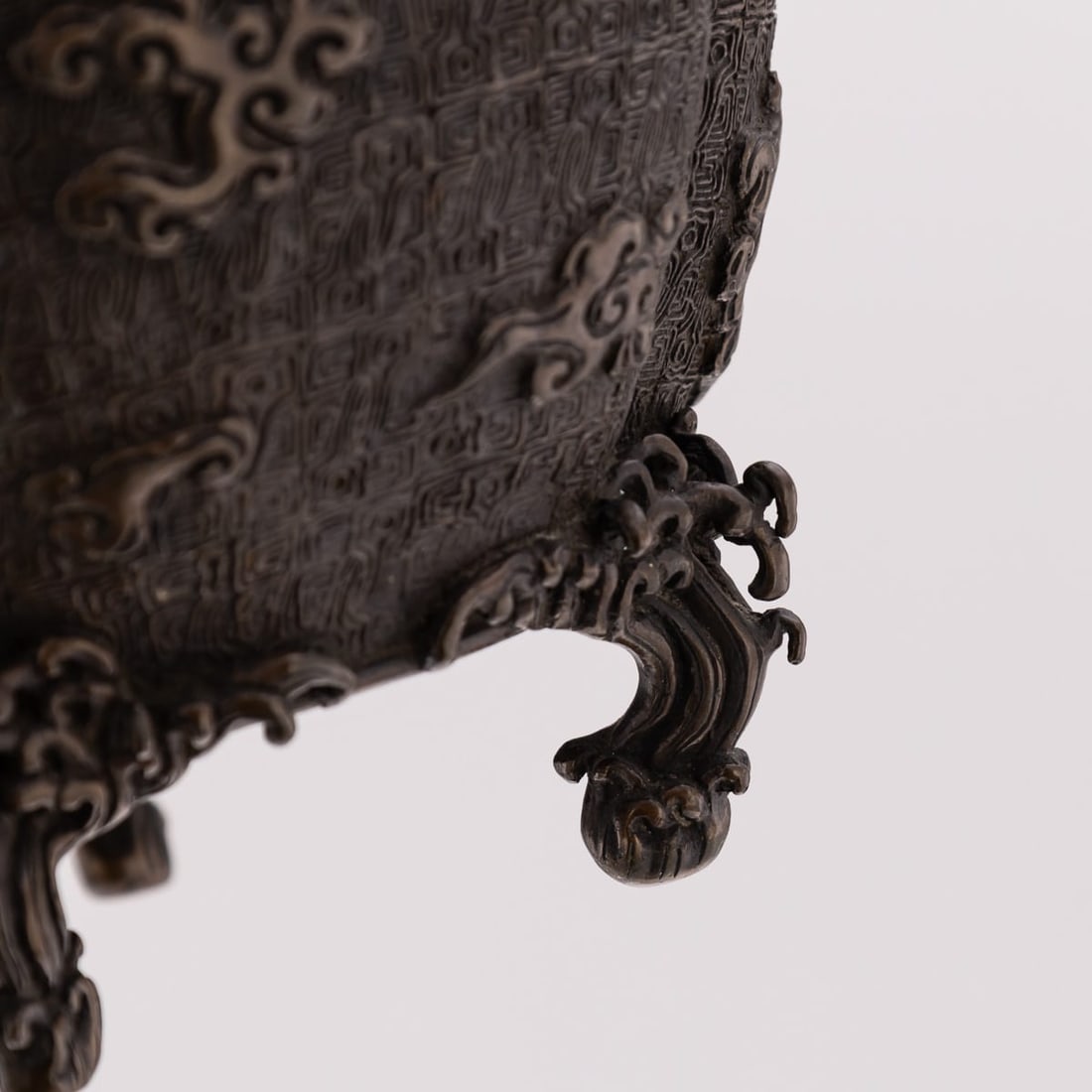 ANTIQUE 19thC JAPANESE BRONZE VESSEL IN THE STYLE OF THE 17thC EDO PERIOD - 17