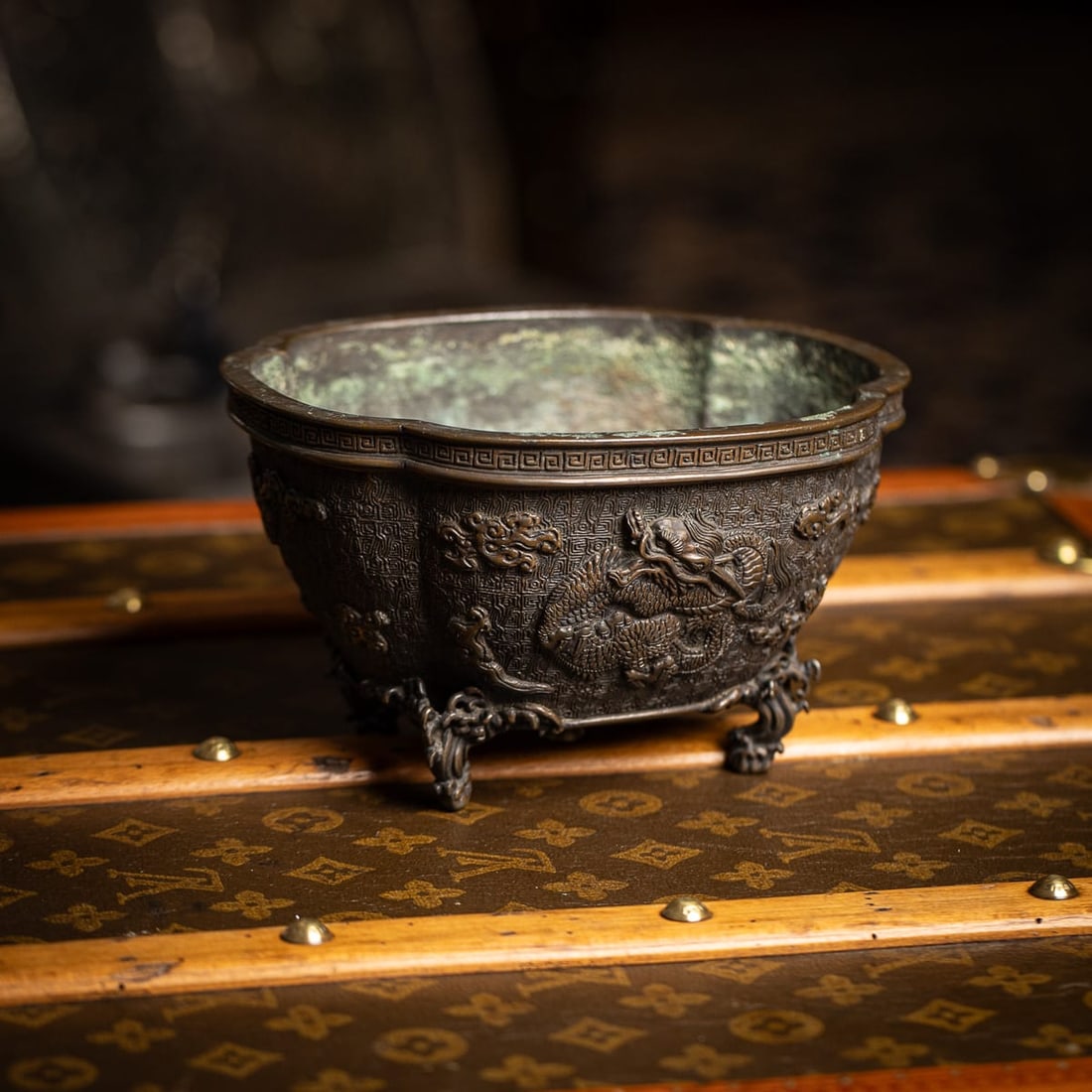 ANTIQUE 19thC JAPANESE BRONZE VESSEL IN THE STYLE OF THE 17thC EDO PERIOD - 2