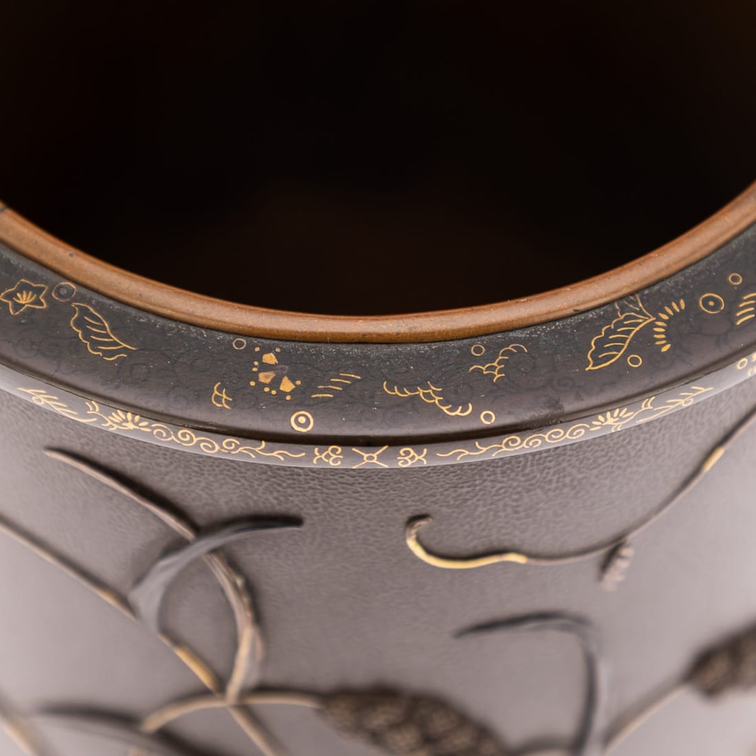 ANTIQUE 19thC JAPANESE MEIJI PERIOD PAIR OF INLAID BRONZE CYLINDRICAL BRUSHPOTS C.1890 - 10