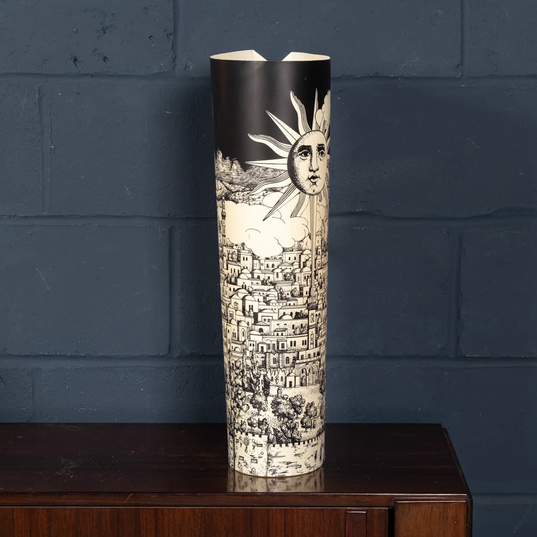 VINTAGE 20thC ITALIAN FORNASETTI "LUNA CITTÀ" TABLE LAMP BY ANTONANGELI - 8