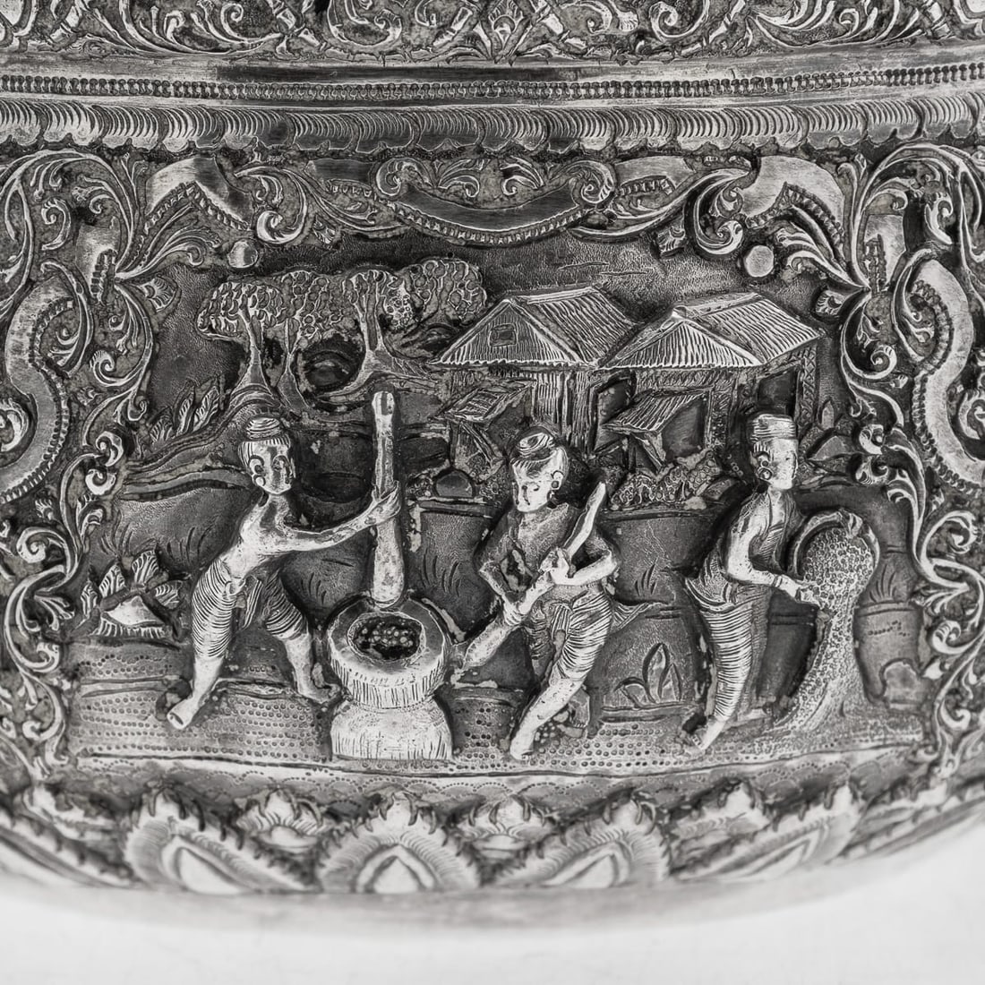 ANTIQUE 20thC BURMESE REPOUSSÉ SOLID SILVER "JATAKA TALES" BOWL c.1910 - 10