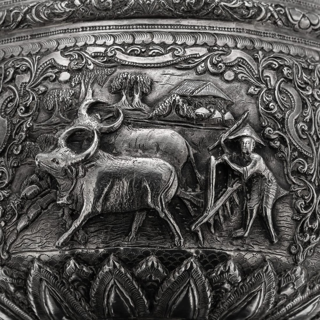 ANTIQUE 20thC BURMESE REPOUSSÉ SOLID SILVER "JATAKA TALES" BOWL c.1910 - 12