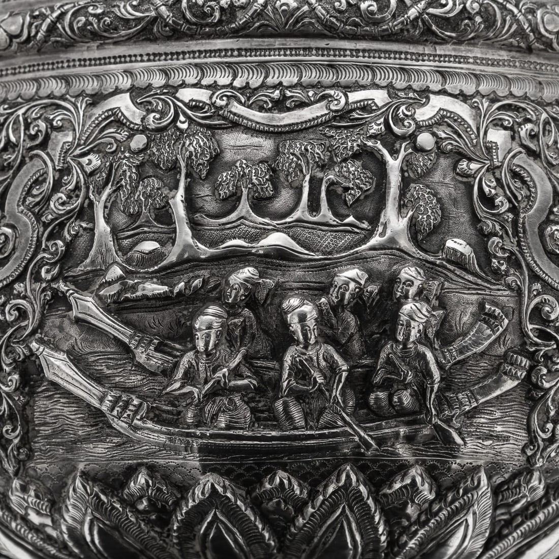 ANTIQUE 20thC BURMESE REPOUSSÉ SOLID SILVER "JATAKA TALES" BOWL c.1910 - 13
