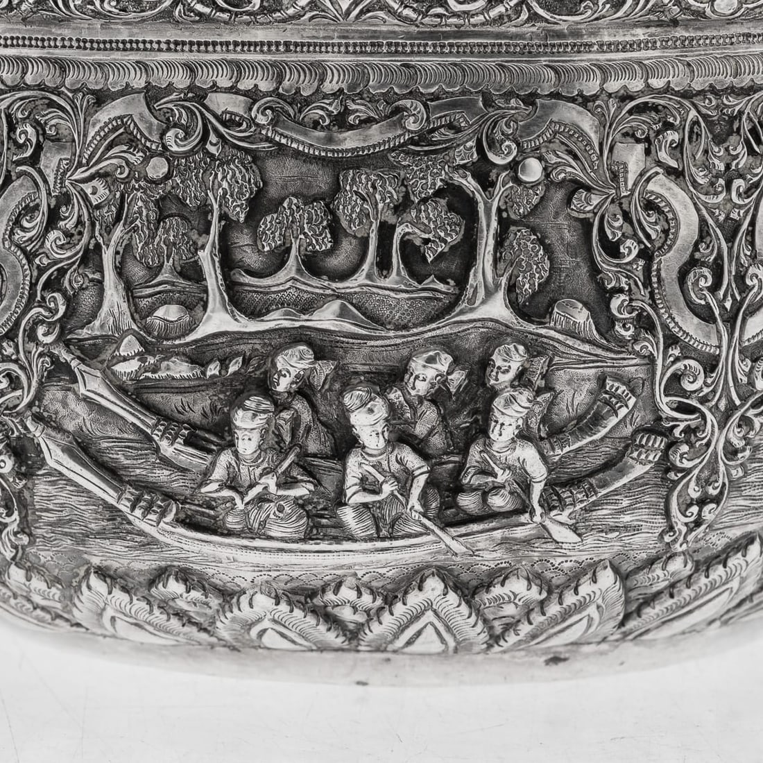 ANTIQUE 20thC BURMESE REPOUSSÉ SOLID SILVER "JATAKA TALES" BOWL c.1910 - 15