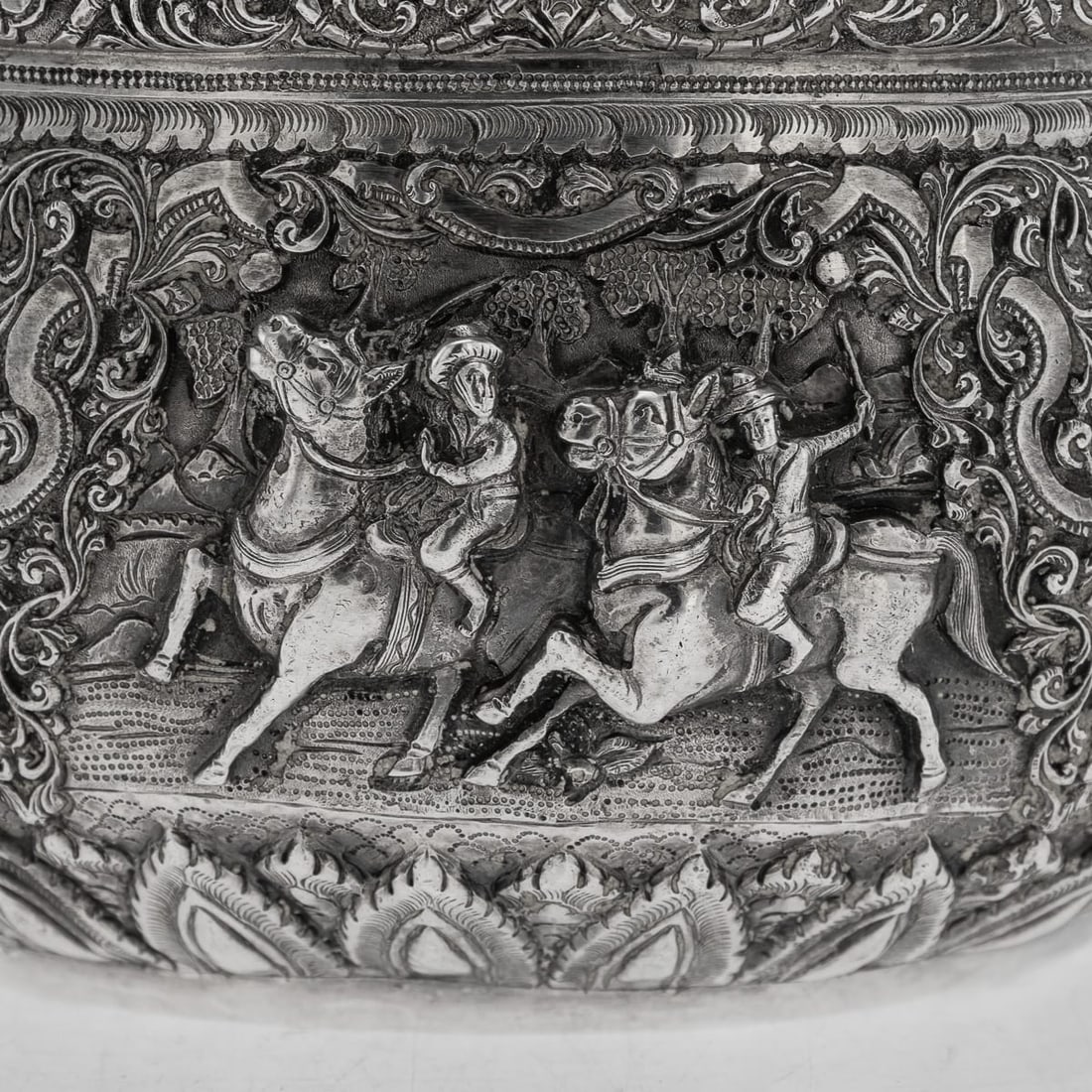 ANTIQUE 20thC BURMESE REPOUSSÉ SOLID SILVER "JATAKA TALES" BOWL c.1910 - 18