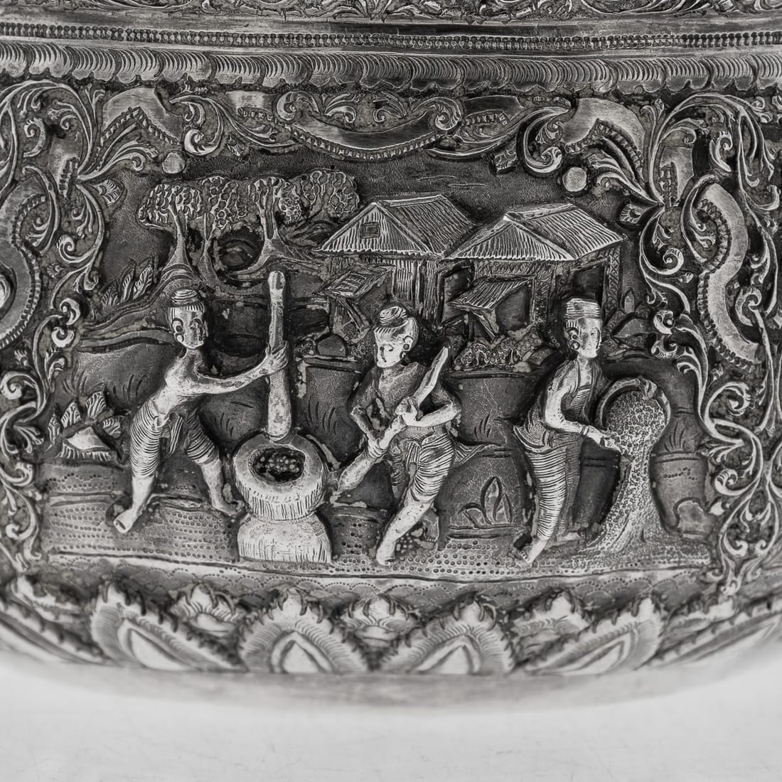 ANTIQUE 20thC BURMESE REPOUSSÉ SOLID SILVER "JATAKA TALES" BOWL c.1910 - 19