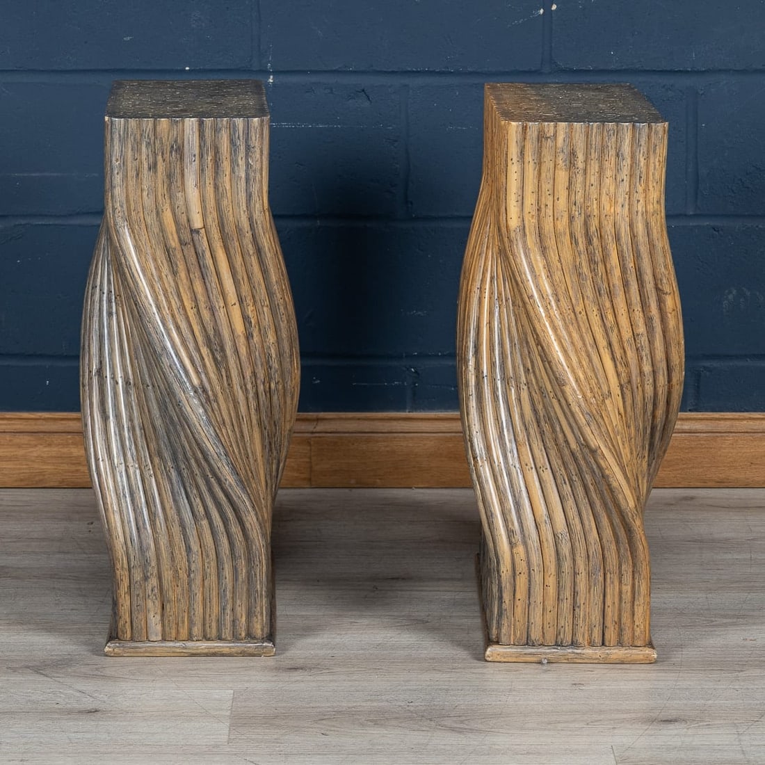 20thC AMERICAN DINING TABLE & FOUR CHAIRS BY MCGUIRE - 9