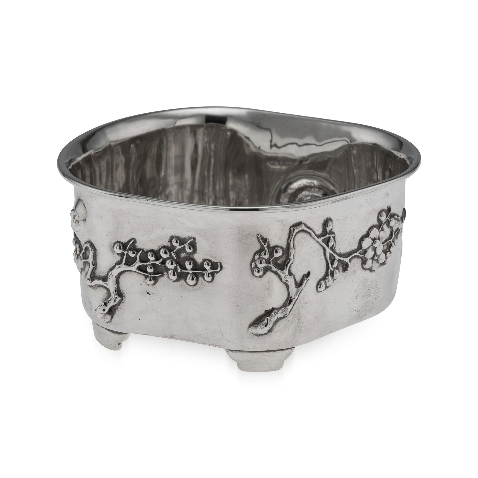 ANTIQUE 20thC CHINESE EXPORT SOLID SILVER WASTE BOWL, LUEN-WO, SHANGHAI c.1900: Antique early 20th Century Chinese export solid silver waste bowl the body applied with prunus flowers and applied with decoration in relief. Outstanding quality and very heavy gauge. Hallmarked with