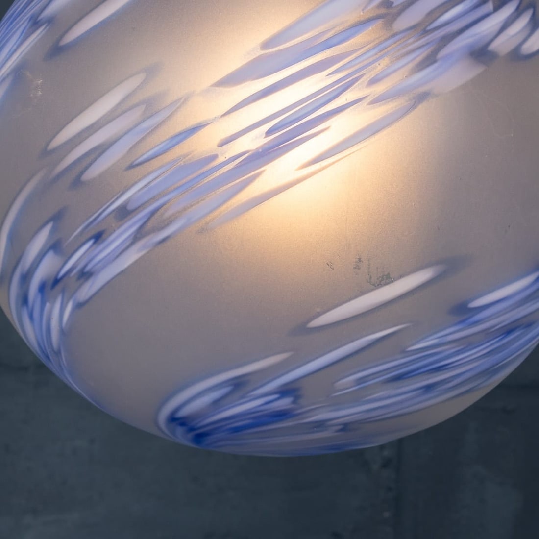 20thC ITALIAN HAND BLOWN CEILING LIGHT IN THE FORM OF A LIGHT BULB, BY DUE P - 4