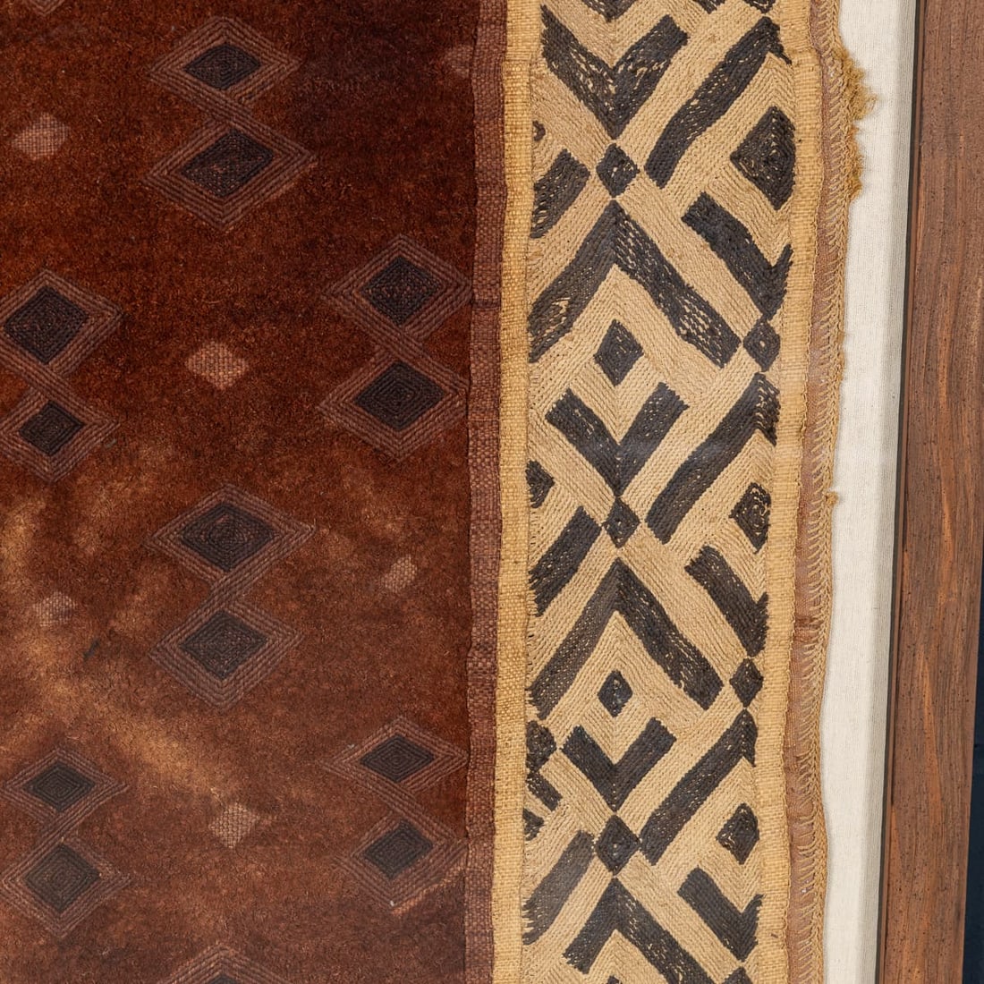 20thC KUBA RAFFIA CEREMONIAL TEXTILE, DEMOCRATIC REPUBLIC OF THE CONGO - 11