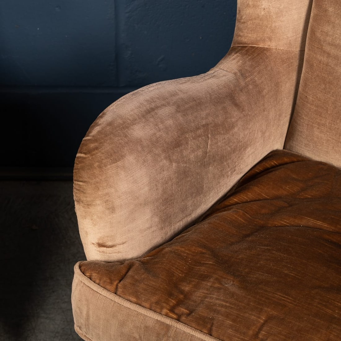 VINTAGE 20thC ITALIAN PAIR OF VELVET WINGBACK ARMCHAIRS c.1960 - 15