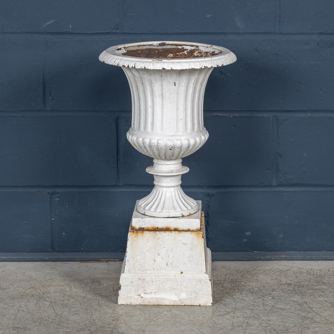 ANTIQUE 20thC EDWARDIAN WHITE CAST IRON GARDEN URN, ENGLAND c.1910 - 7