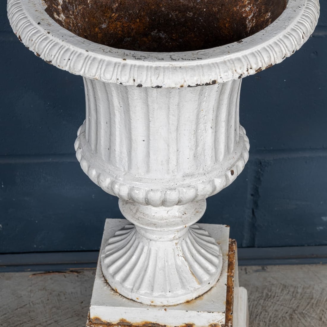 ANTIQUE 20thC EDWARDIAN WHITE CAST IRON GARDEN URN, ENGLAND c.1910 - 9