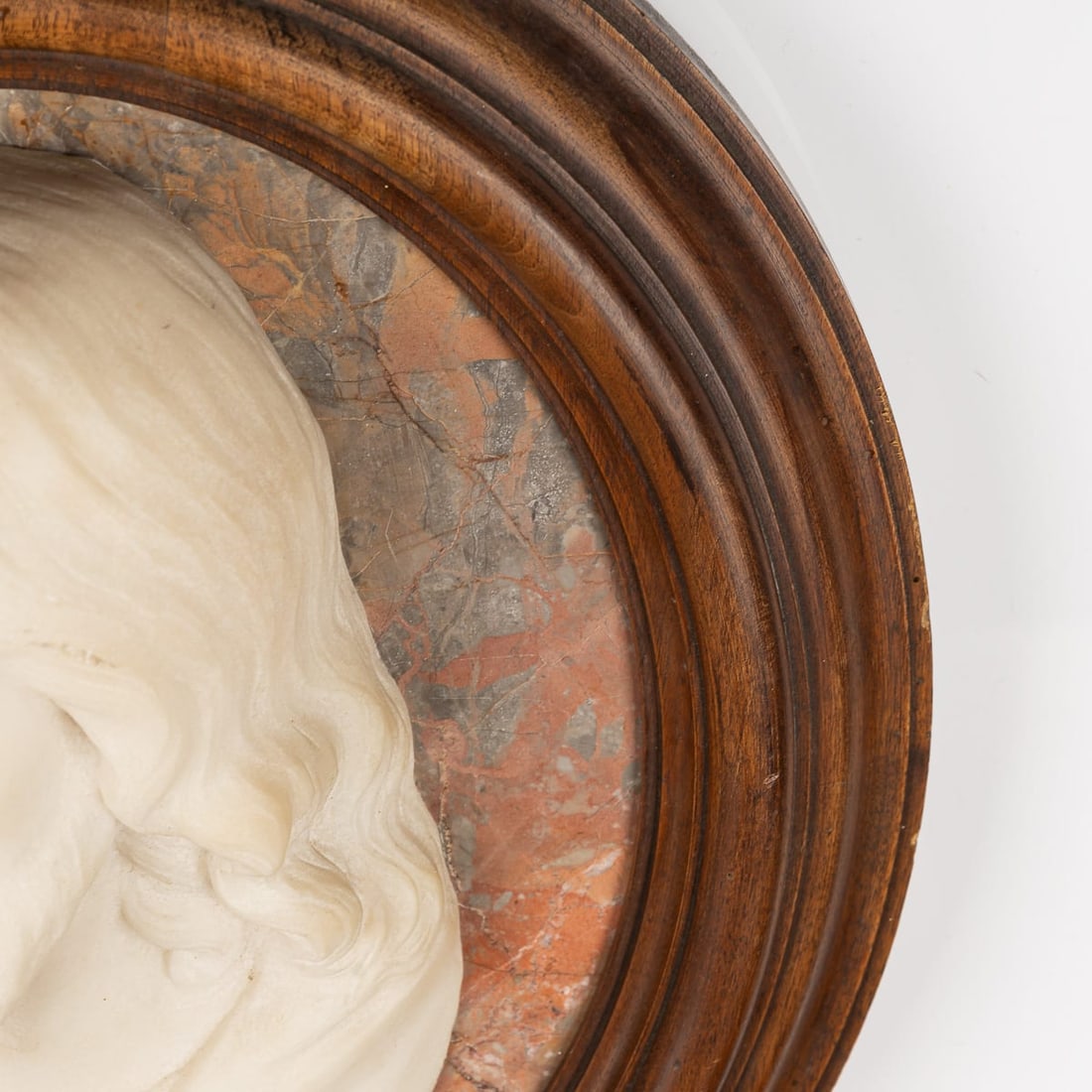ANTIQUE 20thC ITALIAN CARVED MARBLE RELIEF OF CHRIST IN AN OVAL WOOD FRAME - 11