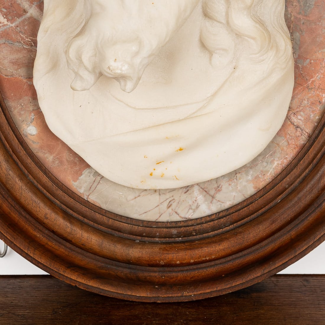 ANTIQUE 20thC ITALIAN CARVED MARBLE RELIEF OF CHRIST IN AN OVAL WOOD FRAME - 5