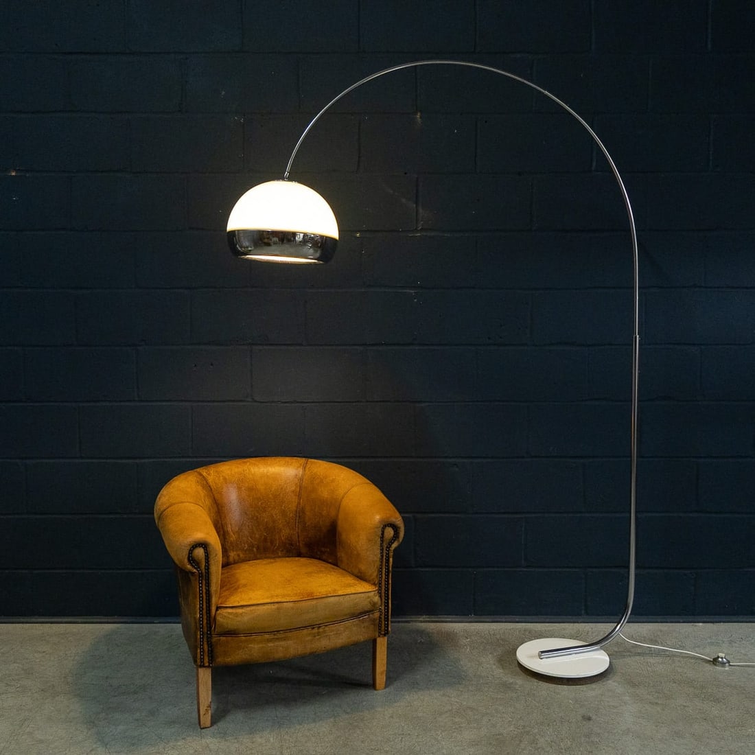 VINTAGE 20thC ITALIAN CHROME ARC FLOOR LAMP WITH OPALINE SHADE c.1970 - 3