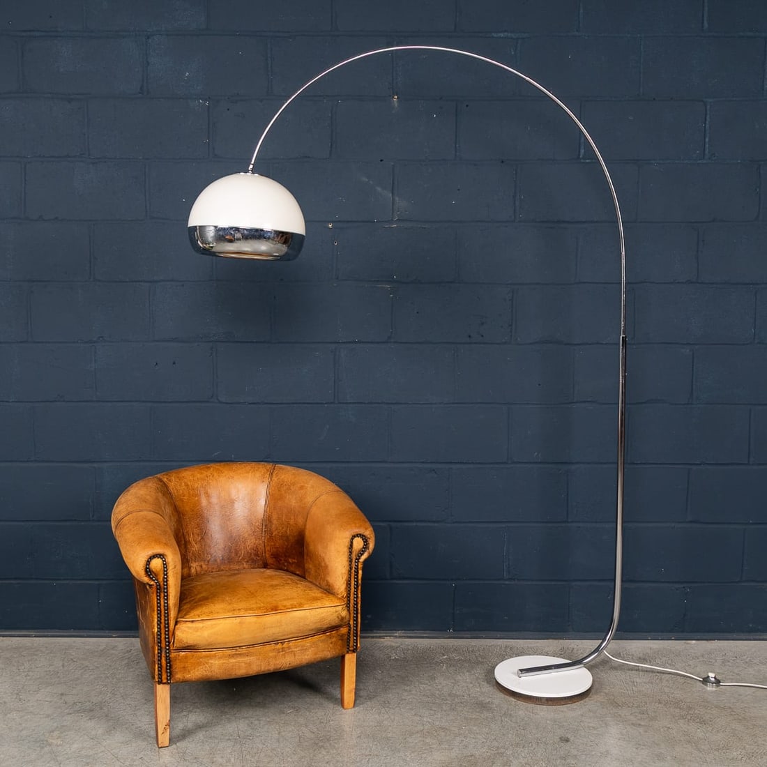 VINTAGE 20thC ITALIAN CHROME ARC FLOOR LAMP WITH OPALINE SHADE c.1970 - 4