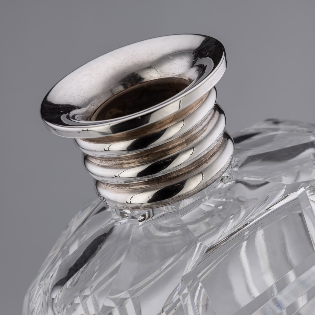 ANTIQUE 20thC ENGLISH ART DECO SOLID SILVER & CUT GLASS DECANTER c.1913 - 13